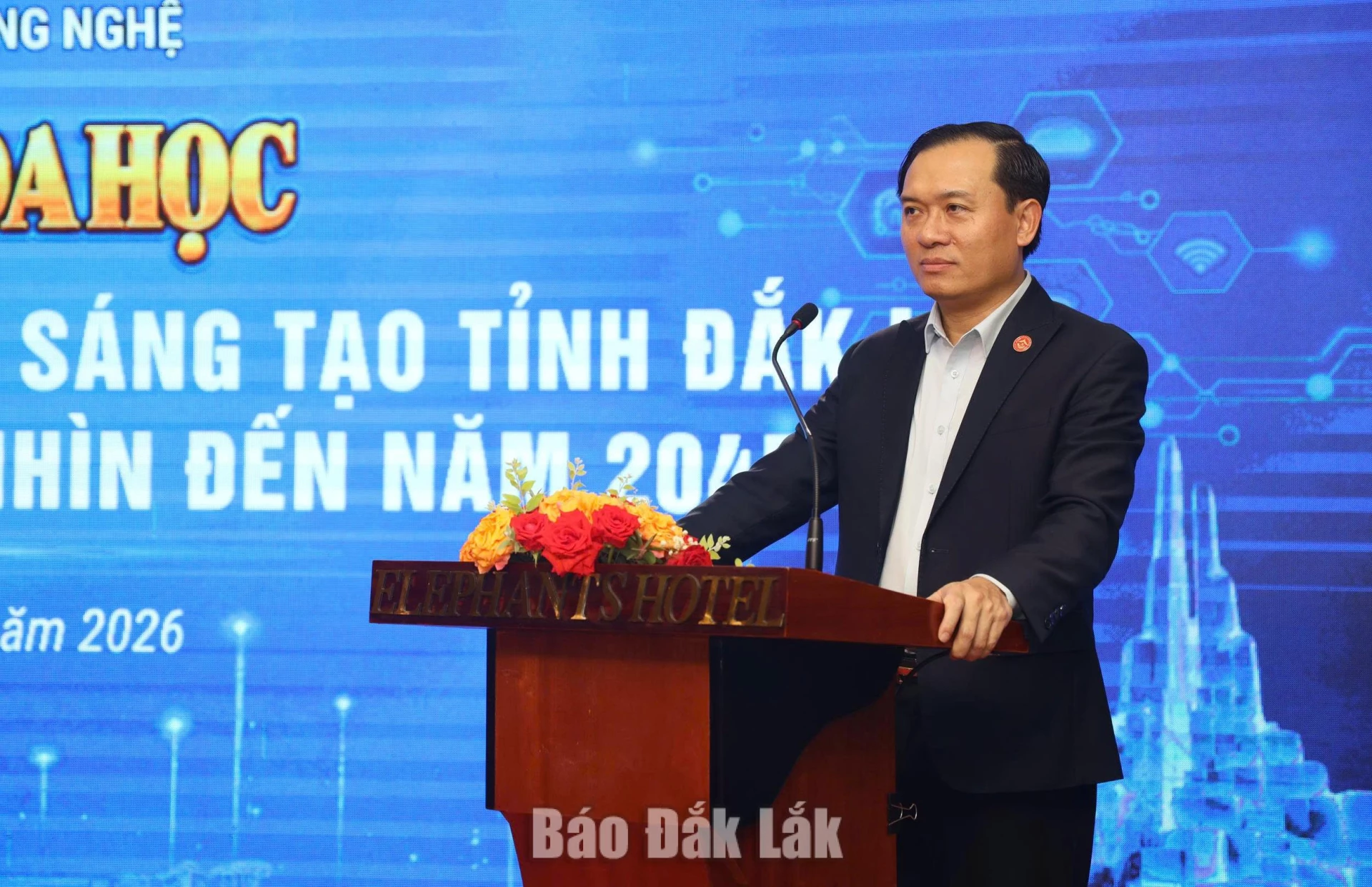 Ủy viên Ban Thường vụ Tỉnh ủy, Giám đốc Sở Khoa học và Công nghệ Bùi Thanh Toàn phát biểu khai mạc hội thảo.