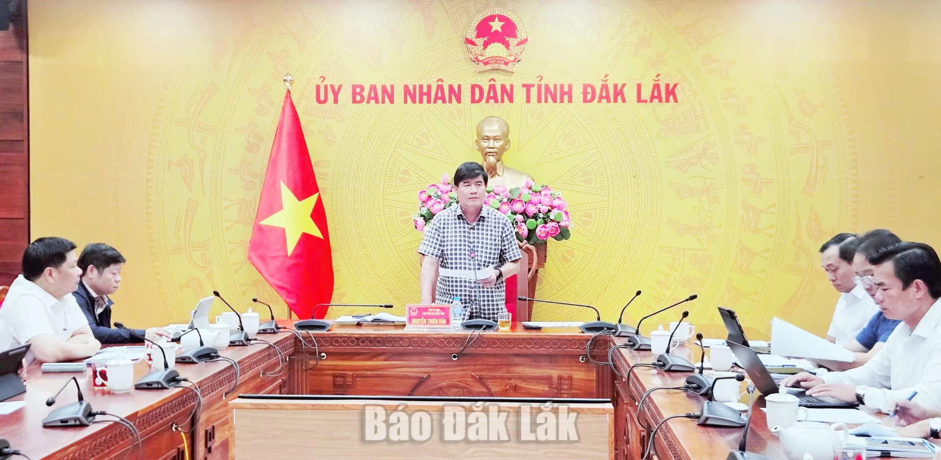 Phát biểu kết luận cuộc họp, Phó Chủ tịch UBND tỉnh Nguyễn Thiên Văn 