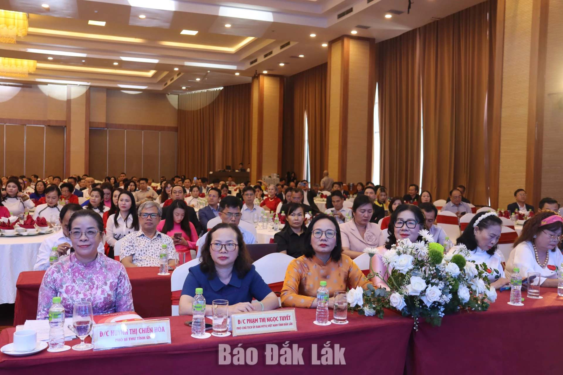 Đại biểu tham dự tại hội nghị.