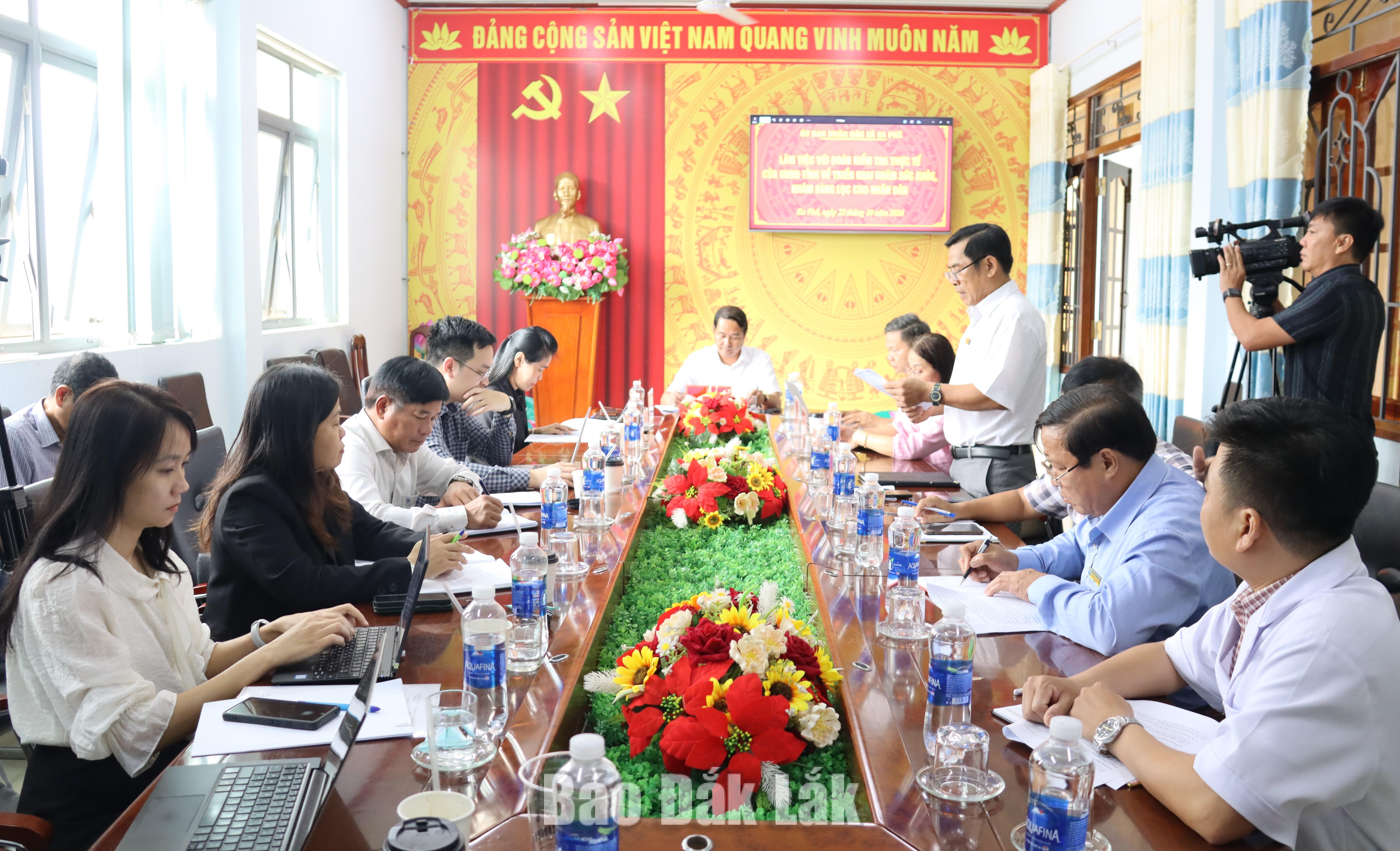 Đại biểu tham dự tại buổi làm việc.