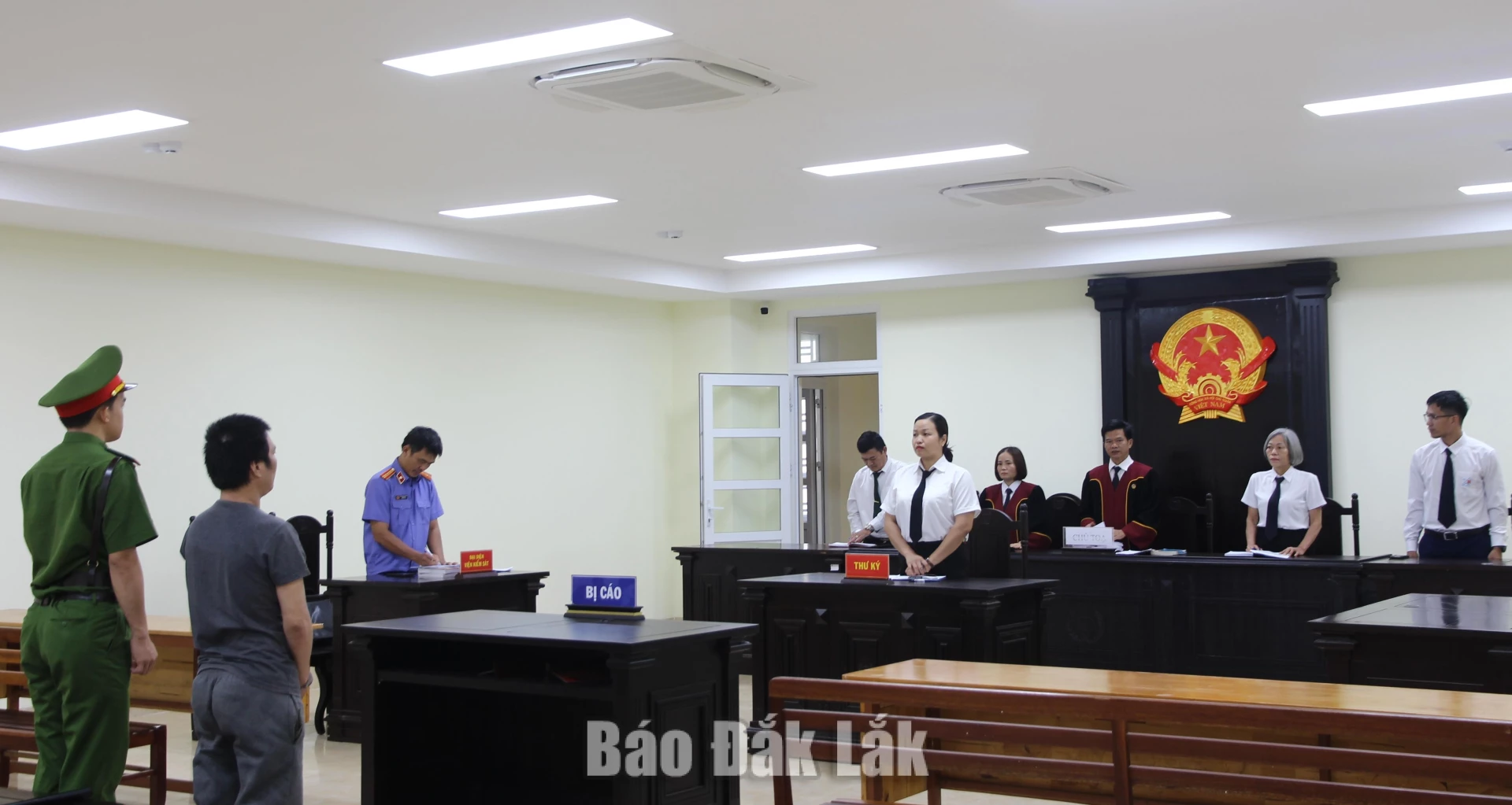 Hội đồng xét xử tuyên án đối với bị cáo Hồ Xuân Nhàn.