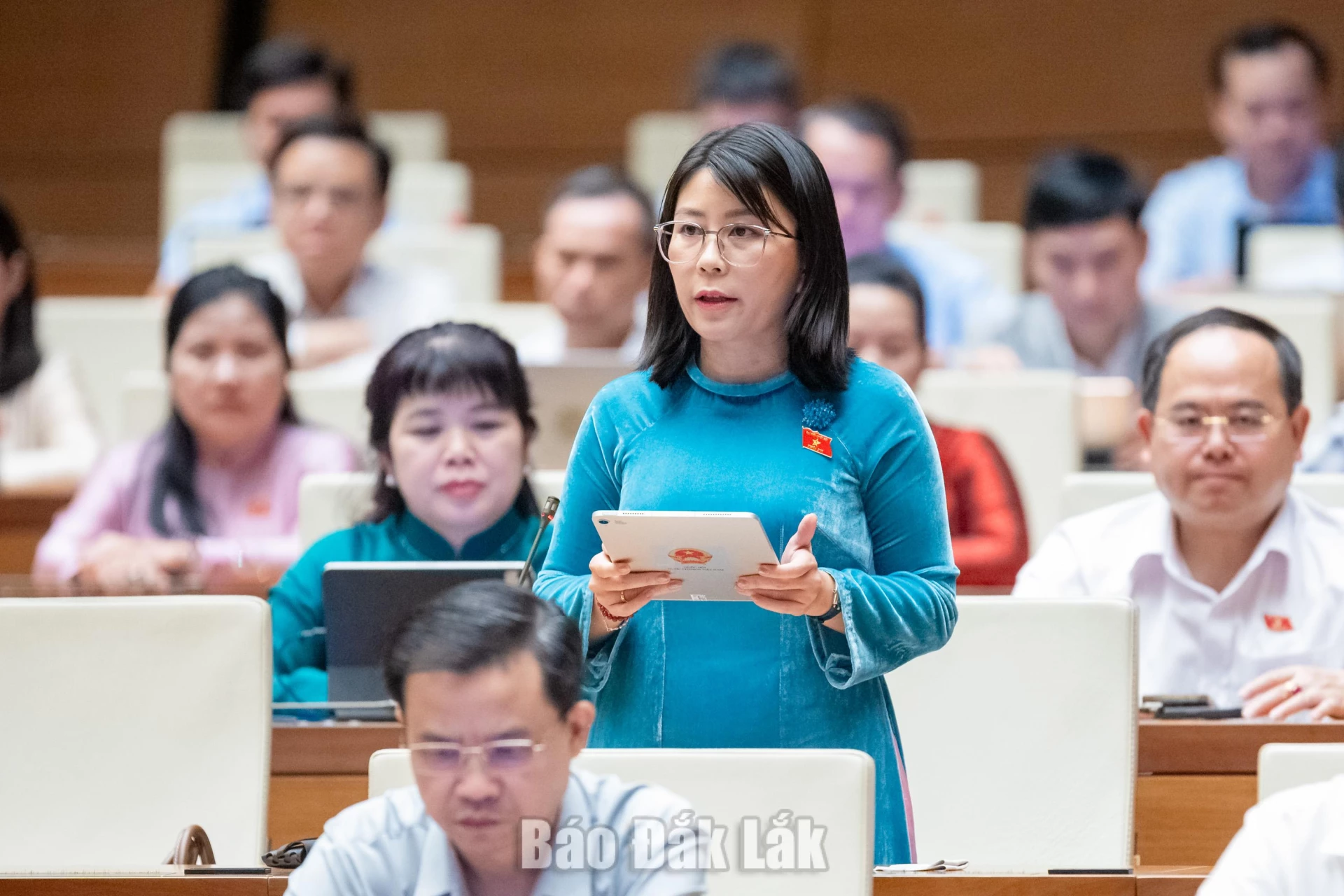 Đại biểu Lê Đào An Xuân phát biểu thảo luận. Ảnh: Đoàn ĐBQH tỉnh cung cấp
