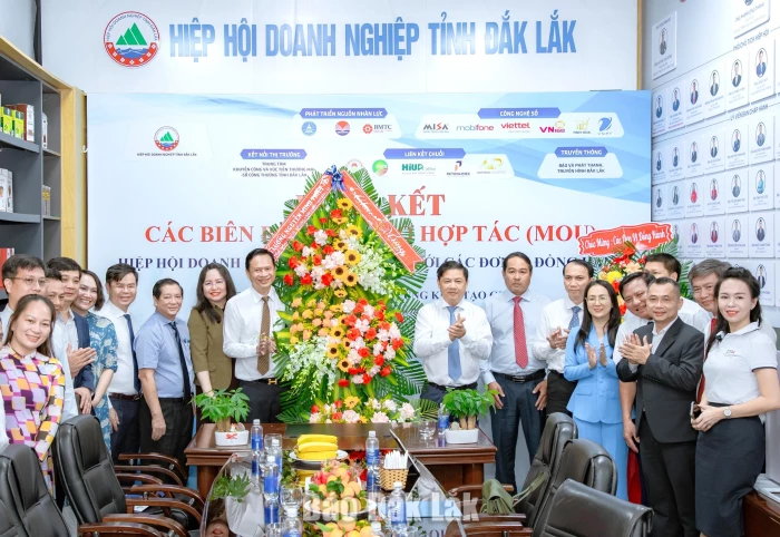 Hiệp hội Doanh nghiệp tỉnh Đắk Lắk ký kết hợp tác với các đơn vị