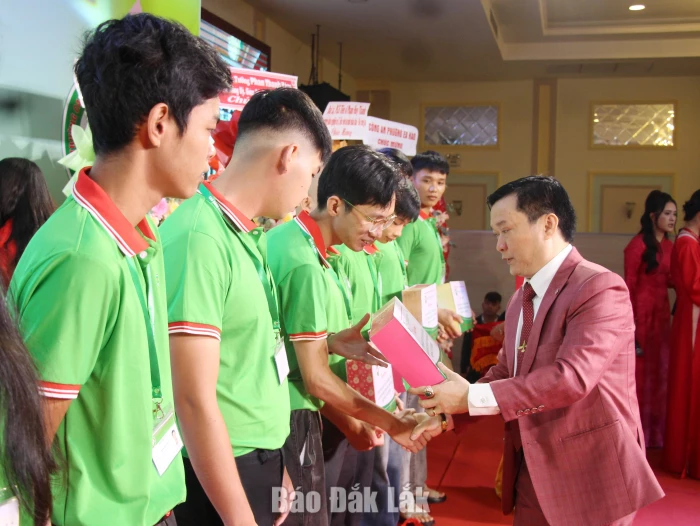 Trường Cao đẳng Công Thương Việt Nam khai giảng năm học mới
