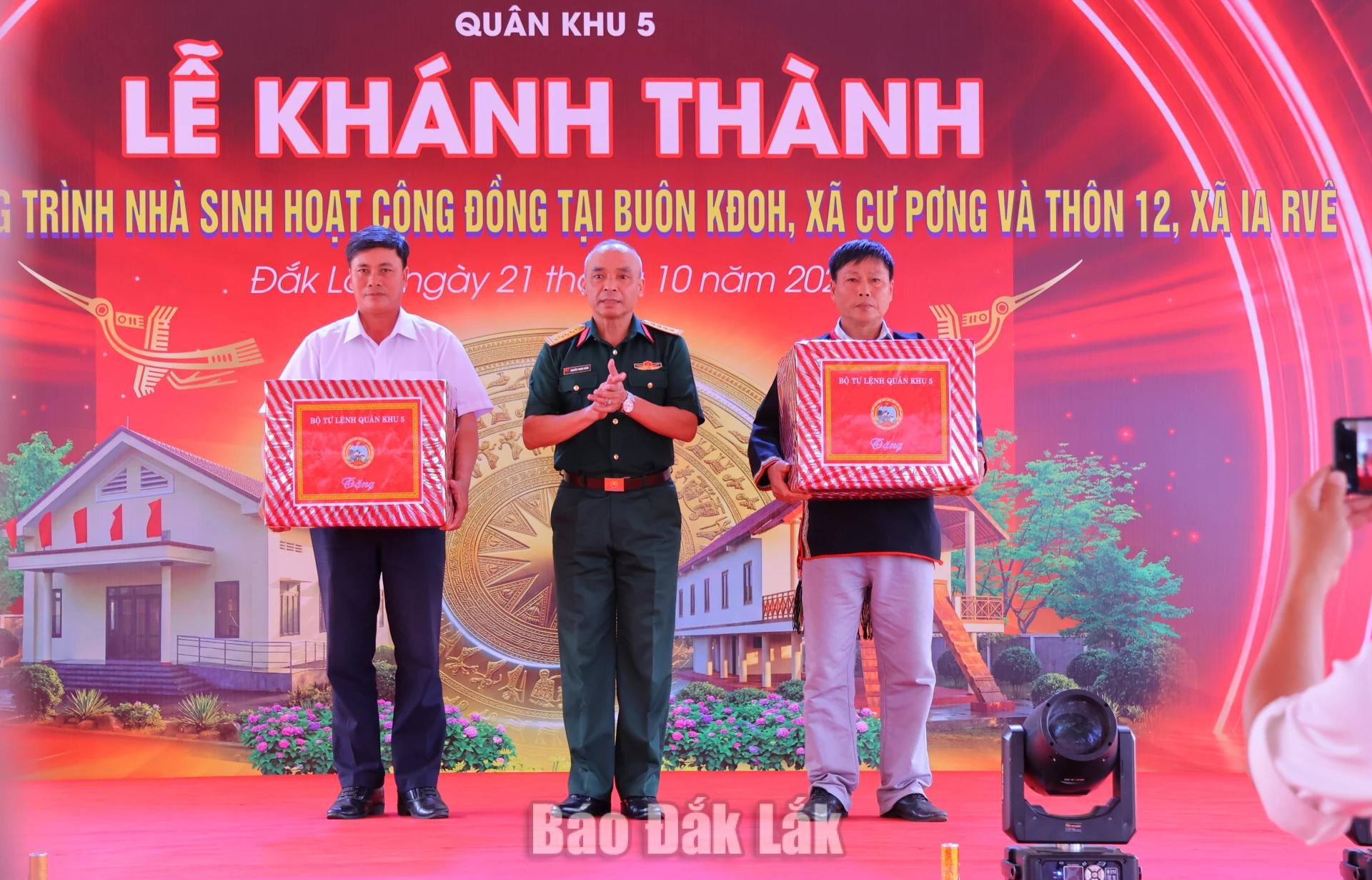 Đại tá Nguyễn Thanh Xuân,
