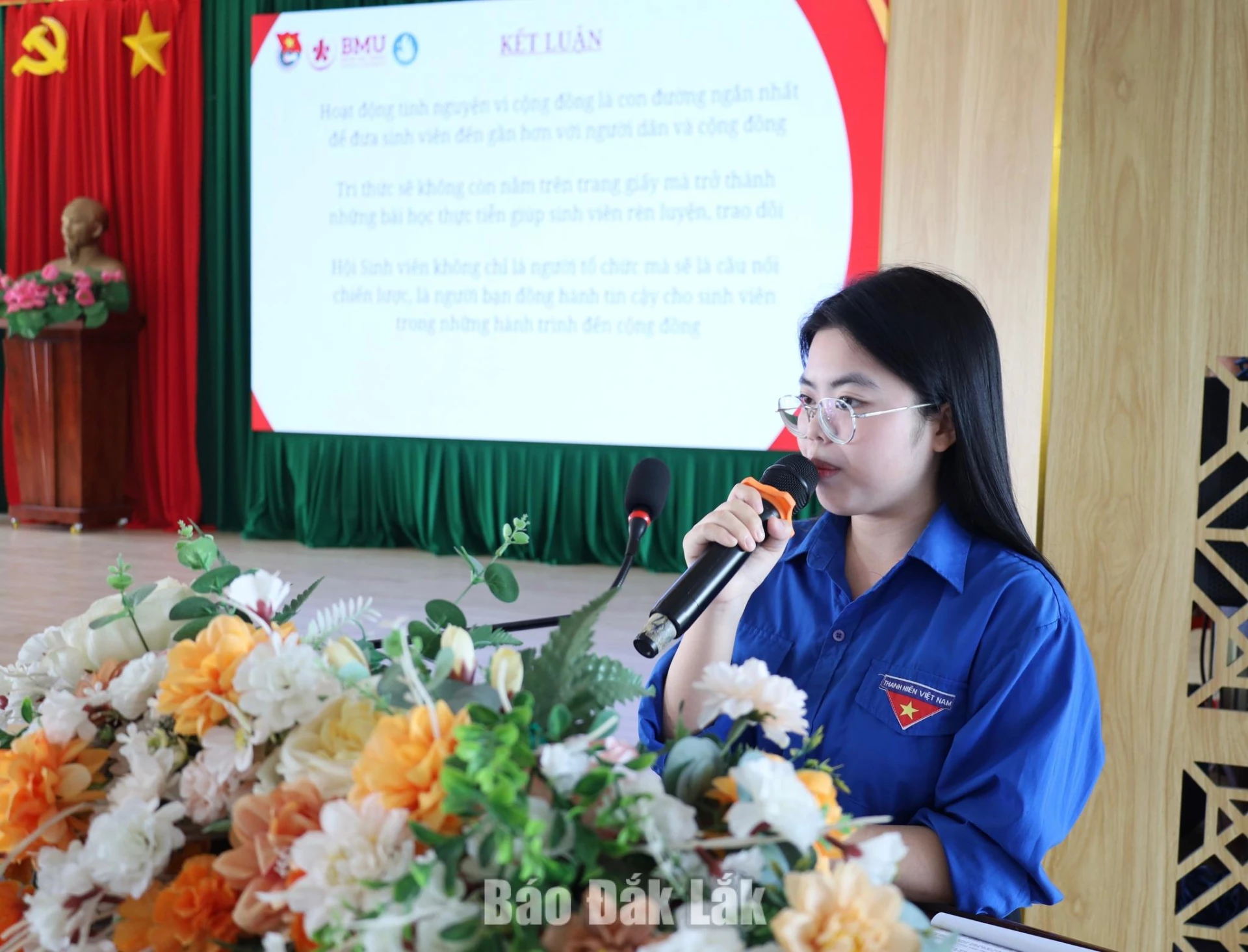 Đại biểu tham luận tại hội nghị.