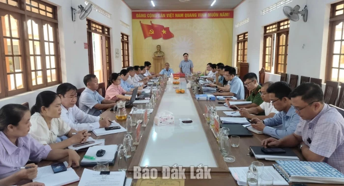 Đoàn kiểm tra, giám sát số 504 làm việc với Đảng ủy xã Dur Kmăl