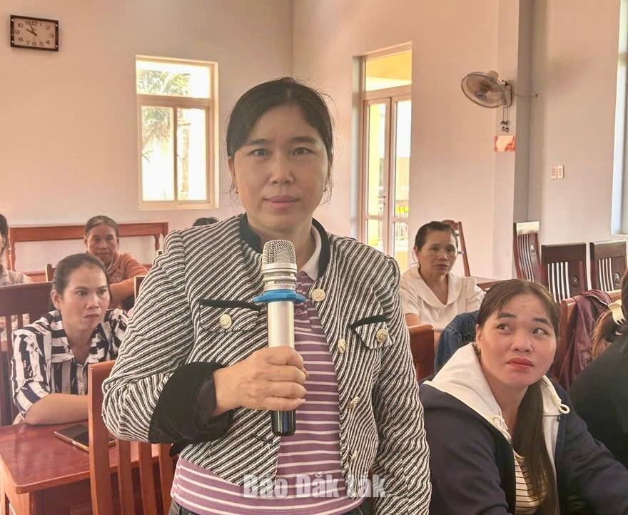 Hội viên phụ nữ nêu ý kiến tại chương trình.