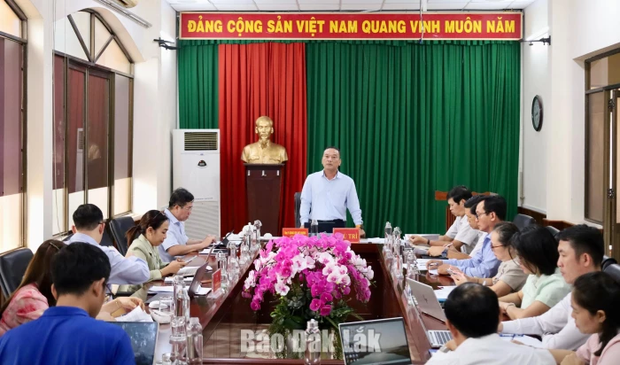 Các đại biểu tham dự cuộc họp.