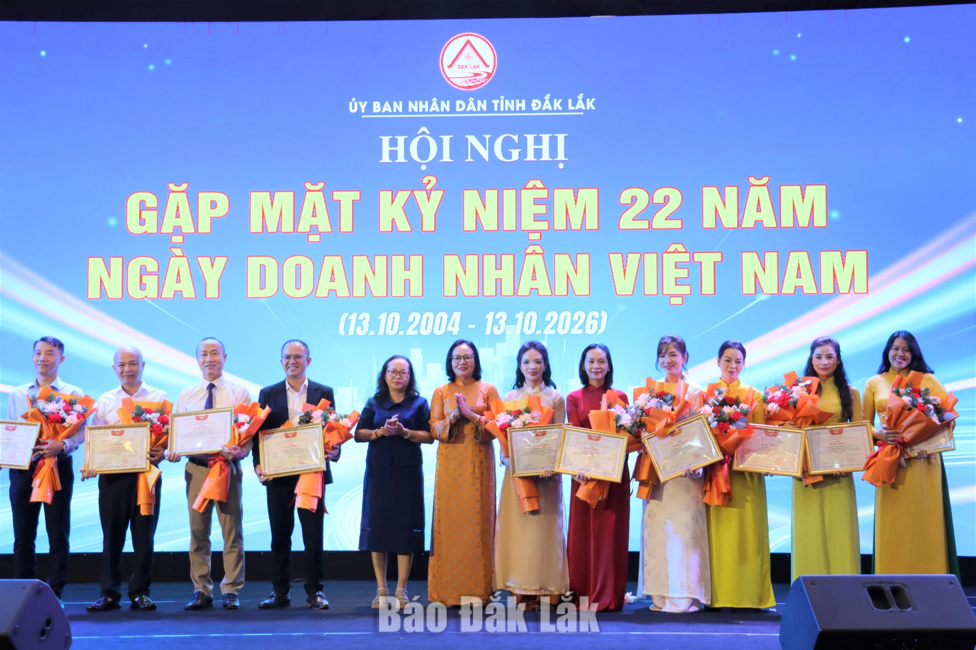 Ủy ban MTTQ Việt Nam tỉnh Đắk Lắk tặng Bằng khen cho các cá nhân thuộc Hiệp hội Doanh nhân Đắk Lắk vì có nhiều đóng góp trong công tác an sinh xã hội của địa phương.
