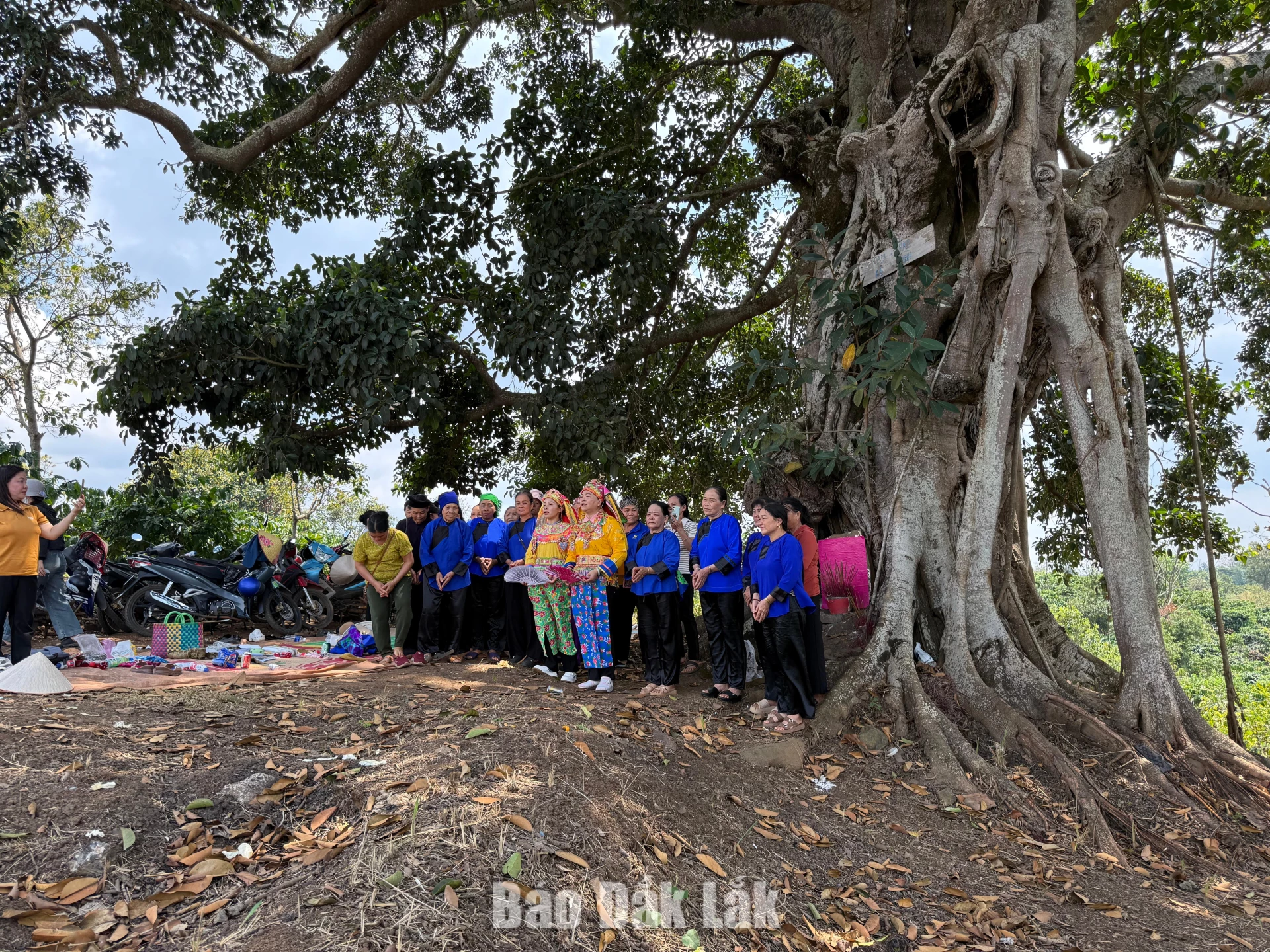 
Tái hiện nghi lễ cúng Thổ công của đồng bào Tày, Nùng tại Lễ hội văn hóa dân gian Việt Bắc xã Tam Giang.