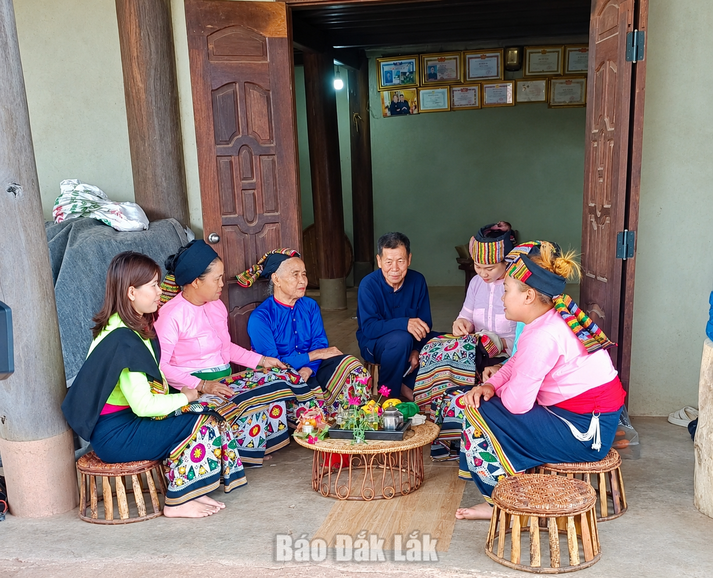 Đồng bào các dân tộc ở xã Ea Bung gìn giữ những nét đẹp văn hóa truyền thống.