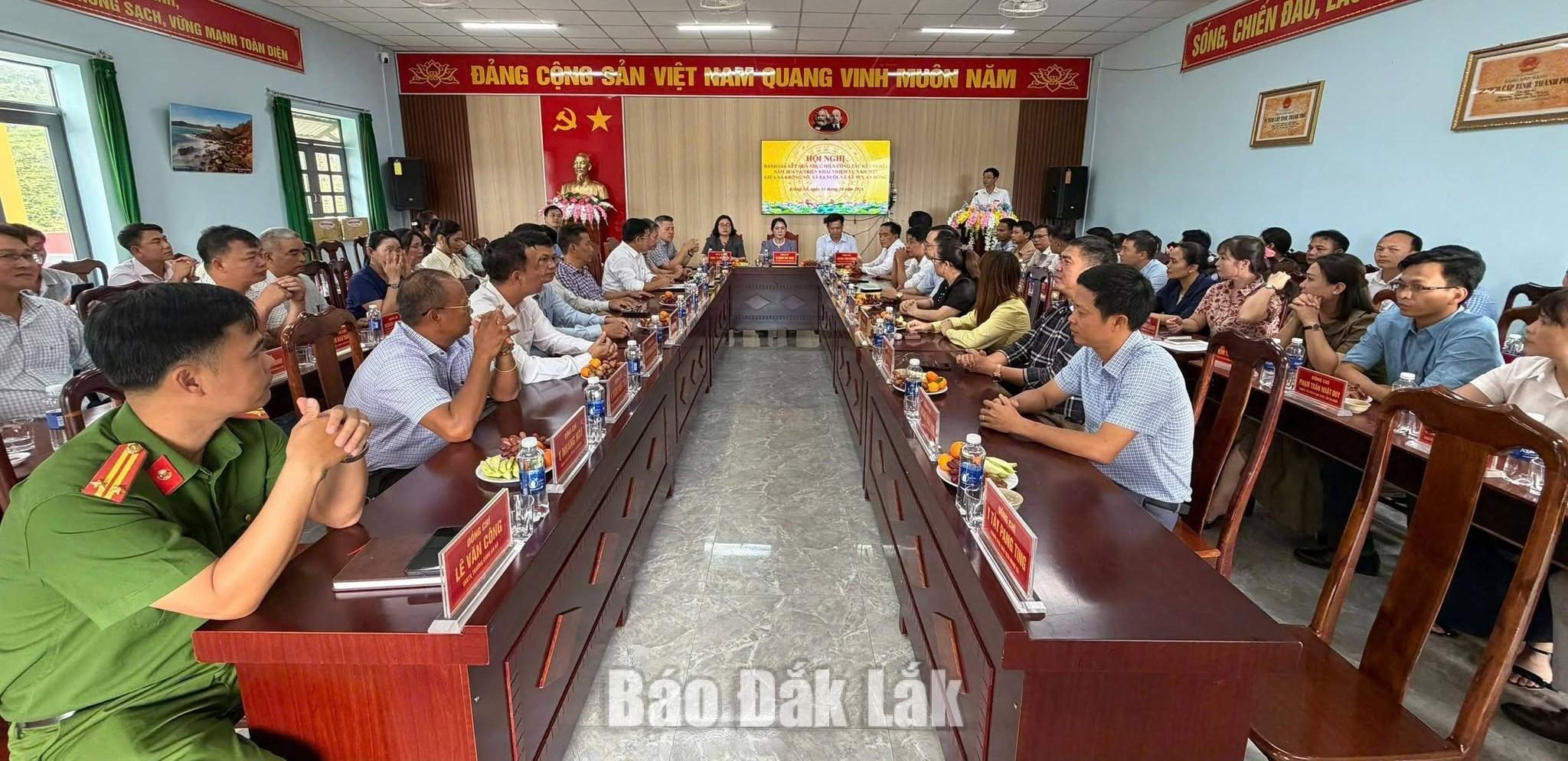 Các đại biểu dự hội nghị.