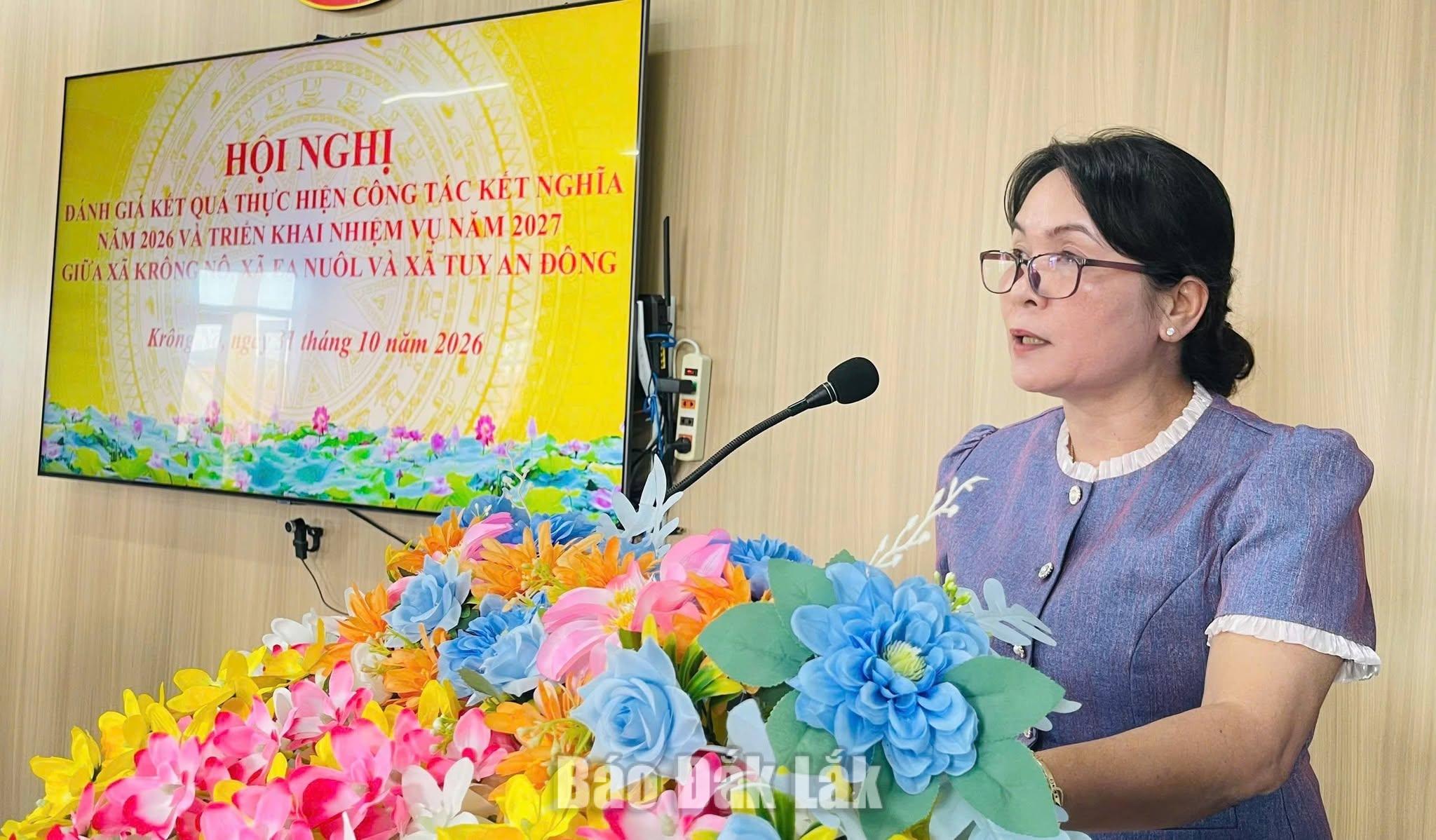 Bí thư Đảng ủy, Chủ tịch HĐND xã Krông NôH Bình Rơ Yam phát biểu khai mạc hội nghị.