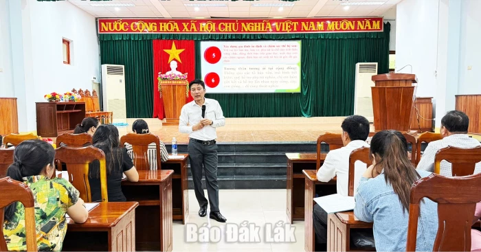 Nâng cao năng lực cho cán bộ làm công tác giảm nghèo