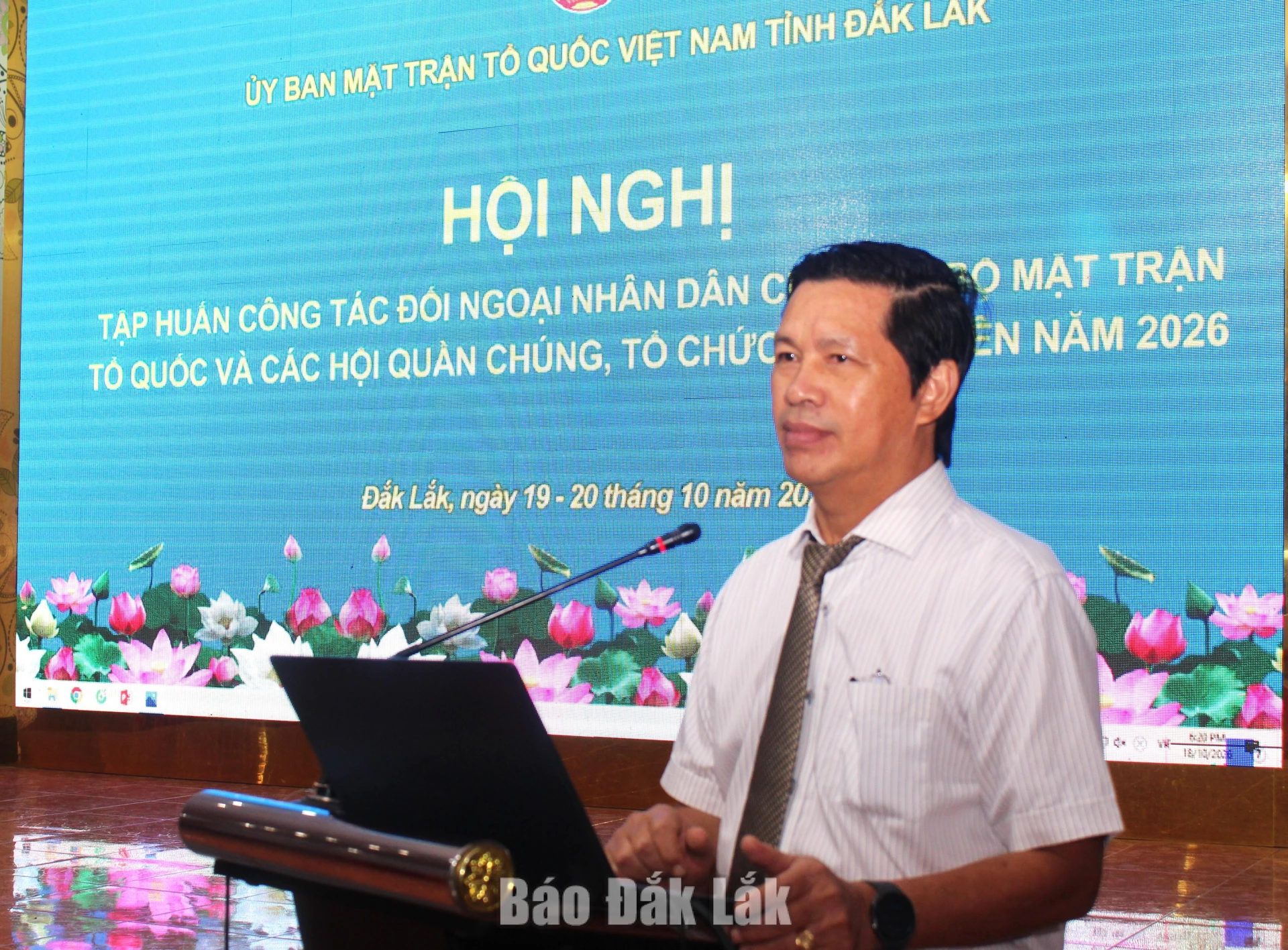 Phó Chủ tịch Ủy ban MTTQ Việt Nam tỉnh Đắk Lắk  Phạm Văn Bảy phát biểu khai mạc hội nghị.