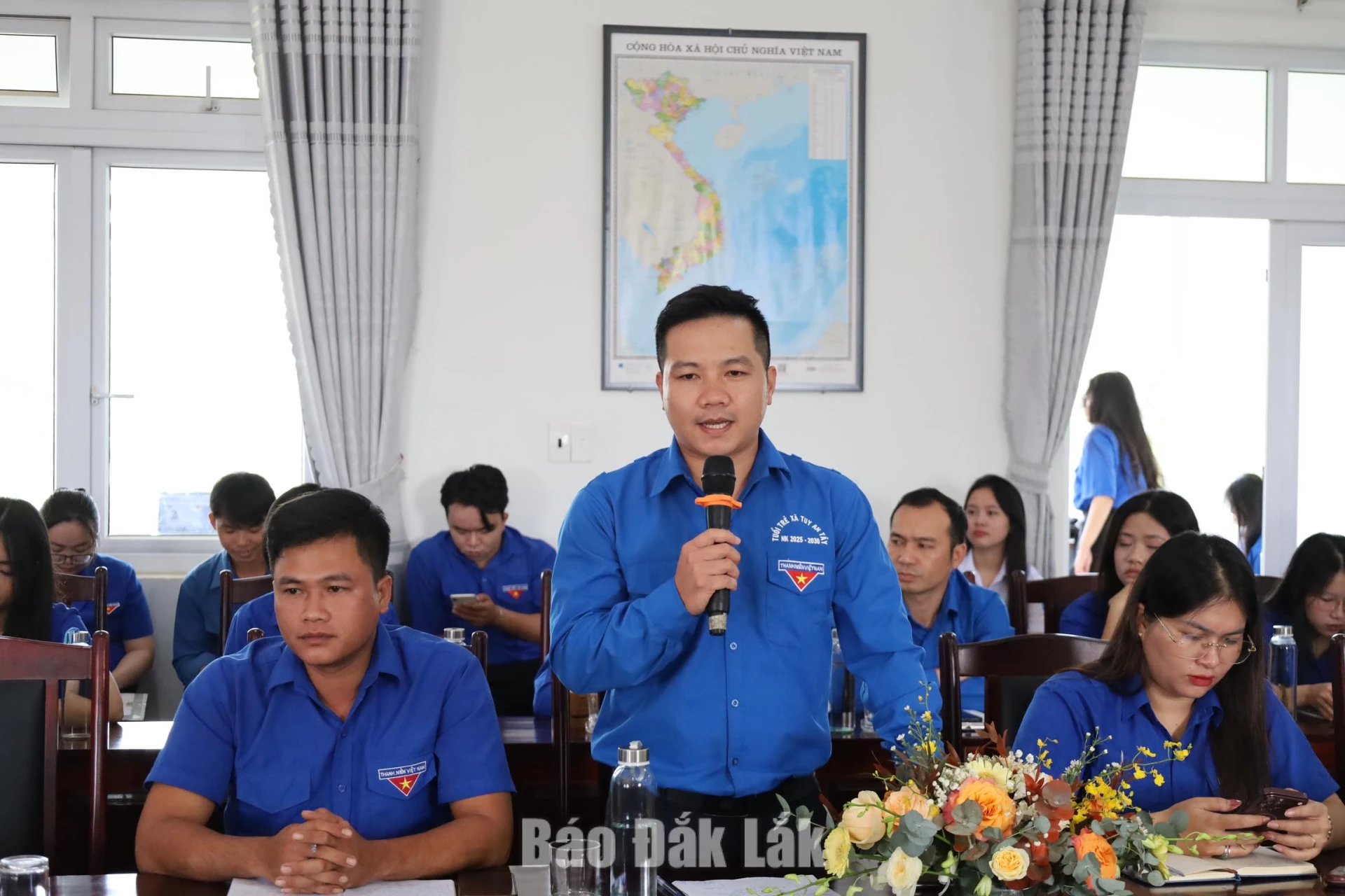 Đại biểu đóng góp ý kiến tại hội nghị.