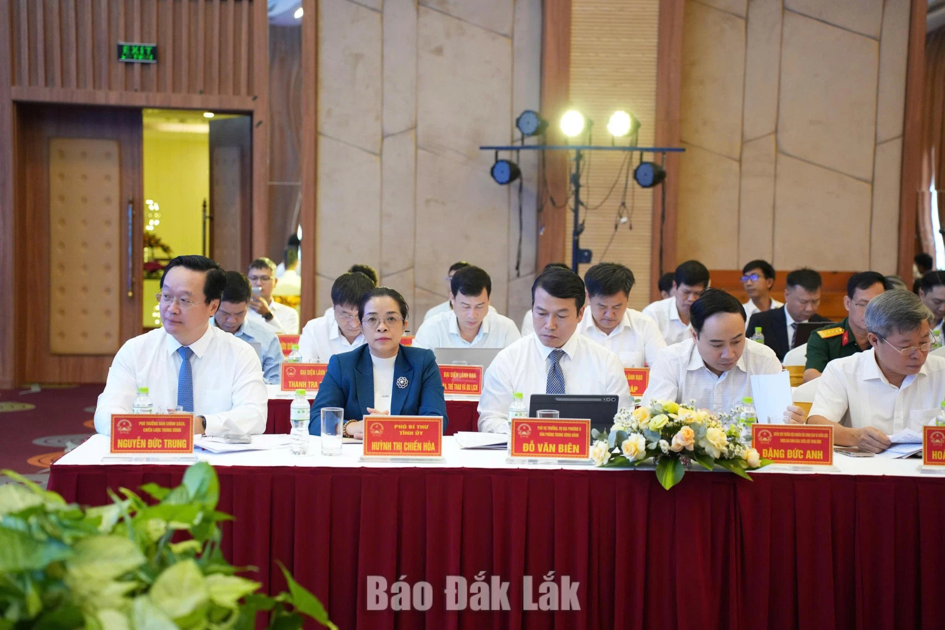Các đại biểu dự hội nghị.