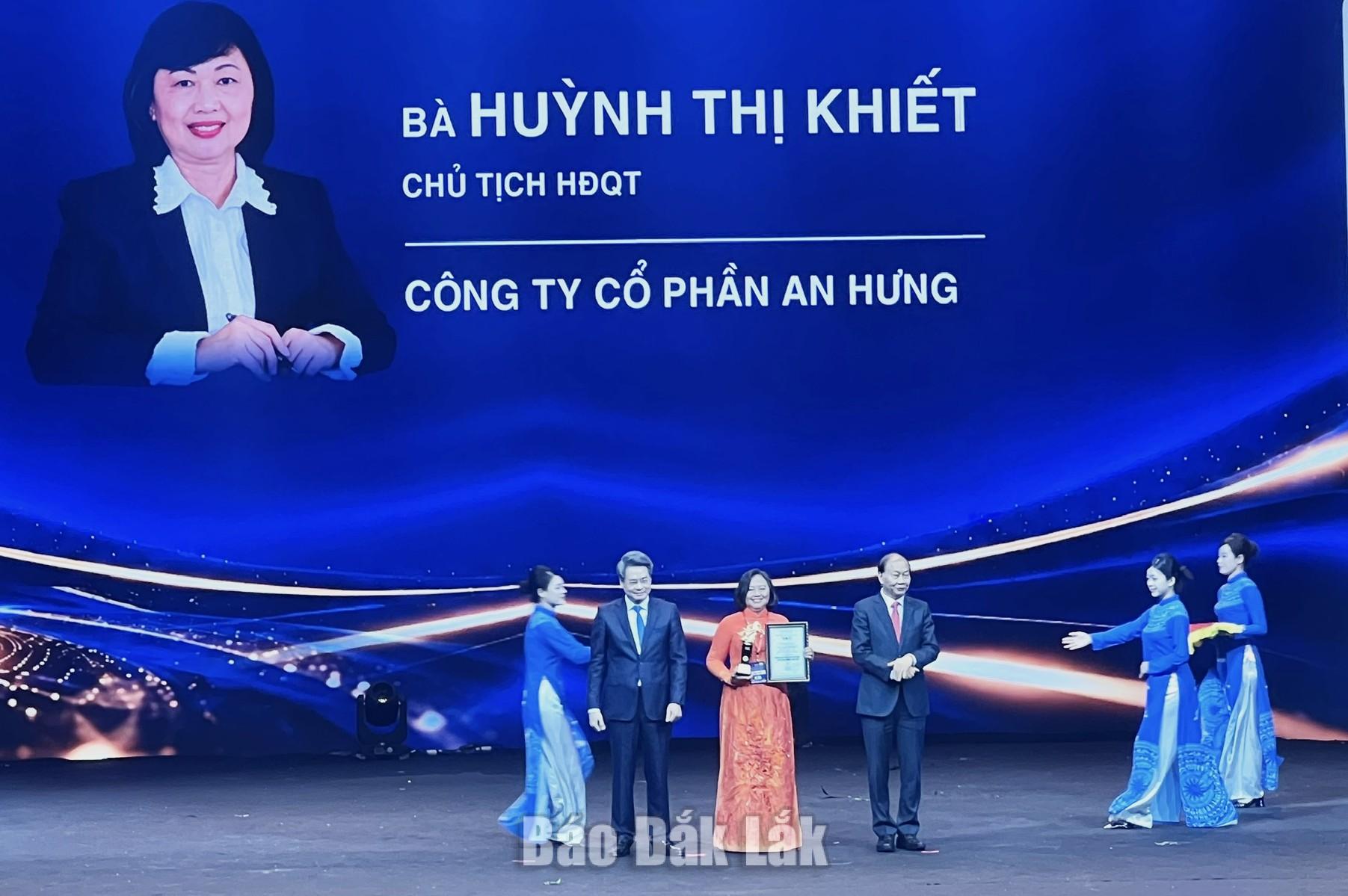 Huỳnh Thị Khiết, Chủ tịch HĐQT, Tổng Giám đốc Công ty Cổ phần An Hưng được trao tặng danh hiệu “Doanh nhân Việt Nam tiêu biểu - Cúp Thánh Gióng năm 2026.