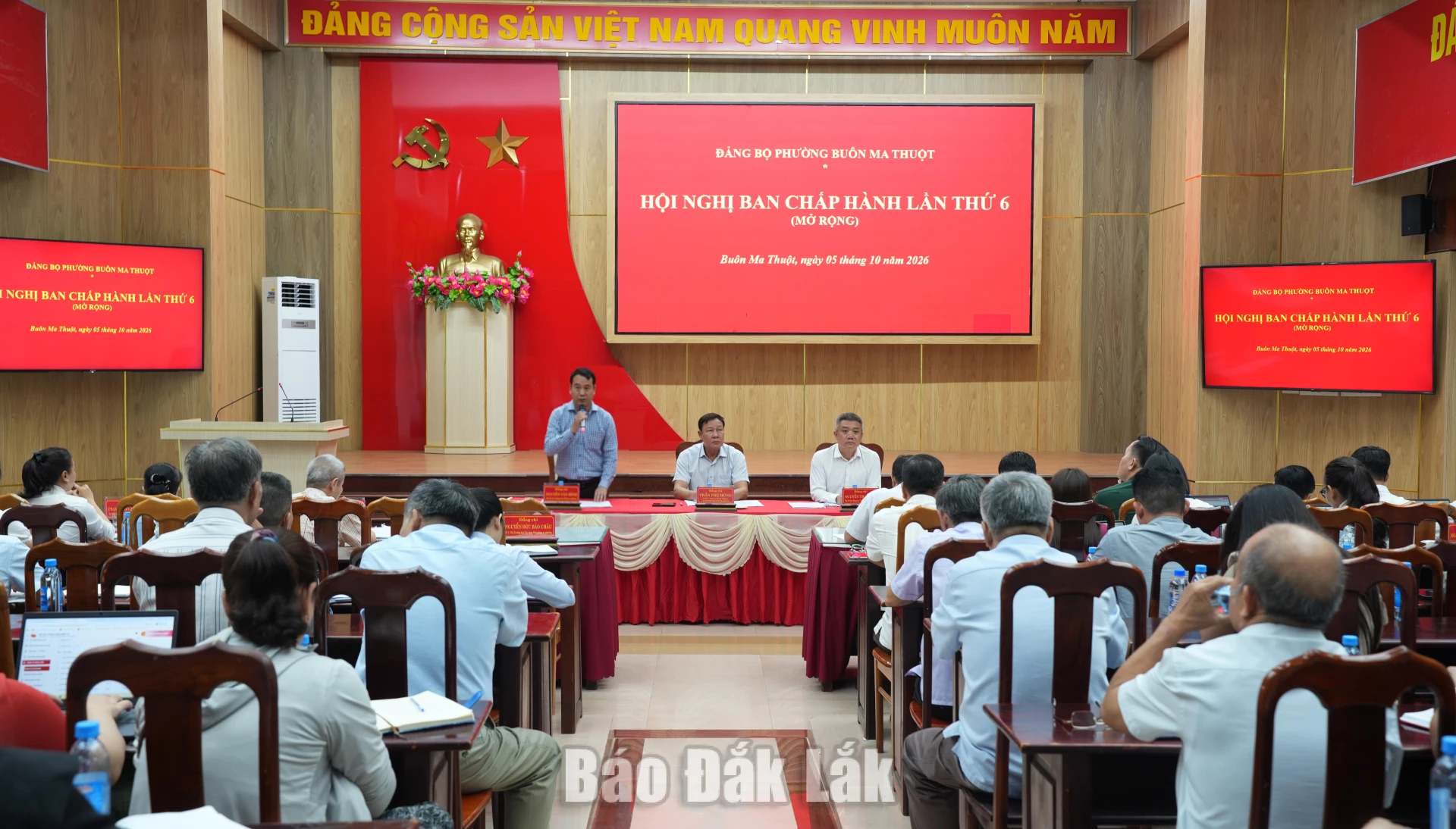 Quang cảnh hội nghị.