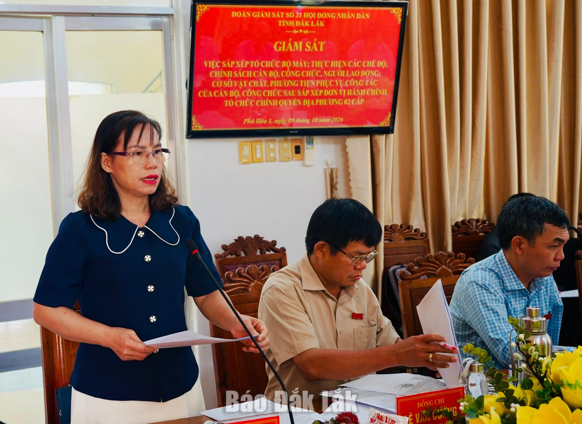 Bà Phan Thị Hà Phước, Trưởng Ban Kinh tế - Ngân sách HĐND tỉnh, phó trưởng đoàn giám sát phát biểu tại buổi làm việc.