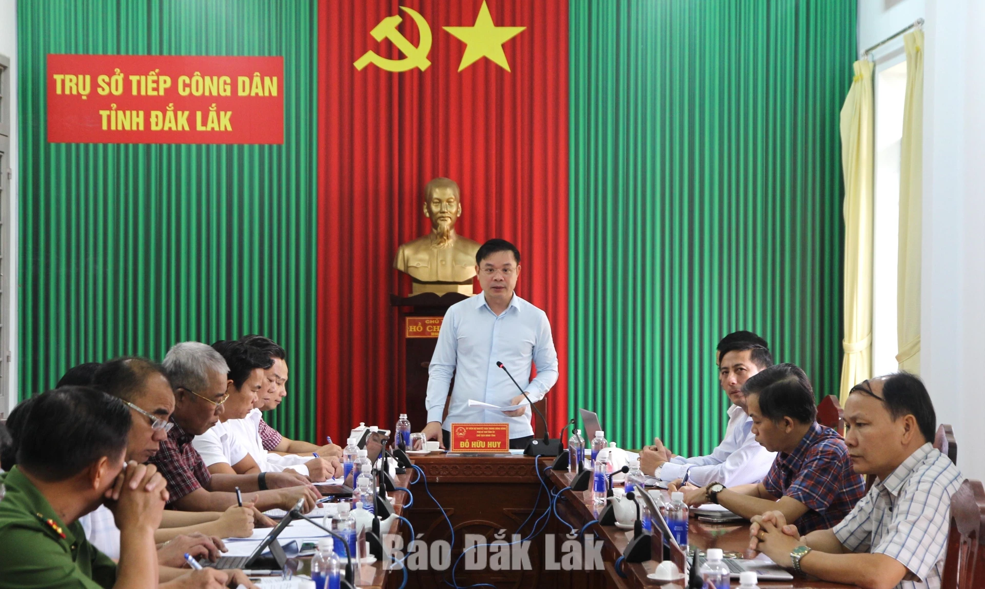 Ủy viên dự khuyết Trung ương Đảng, Phó Bí thư Tỉnh ủy, Chủ tịch UBND tỉnh Đỗ Hữu Huy phát biểu tại buổi tiếp công dân.