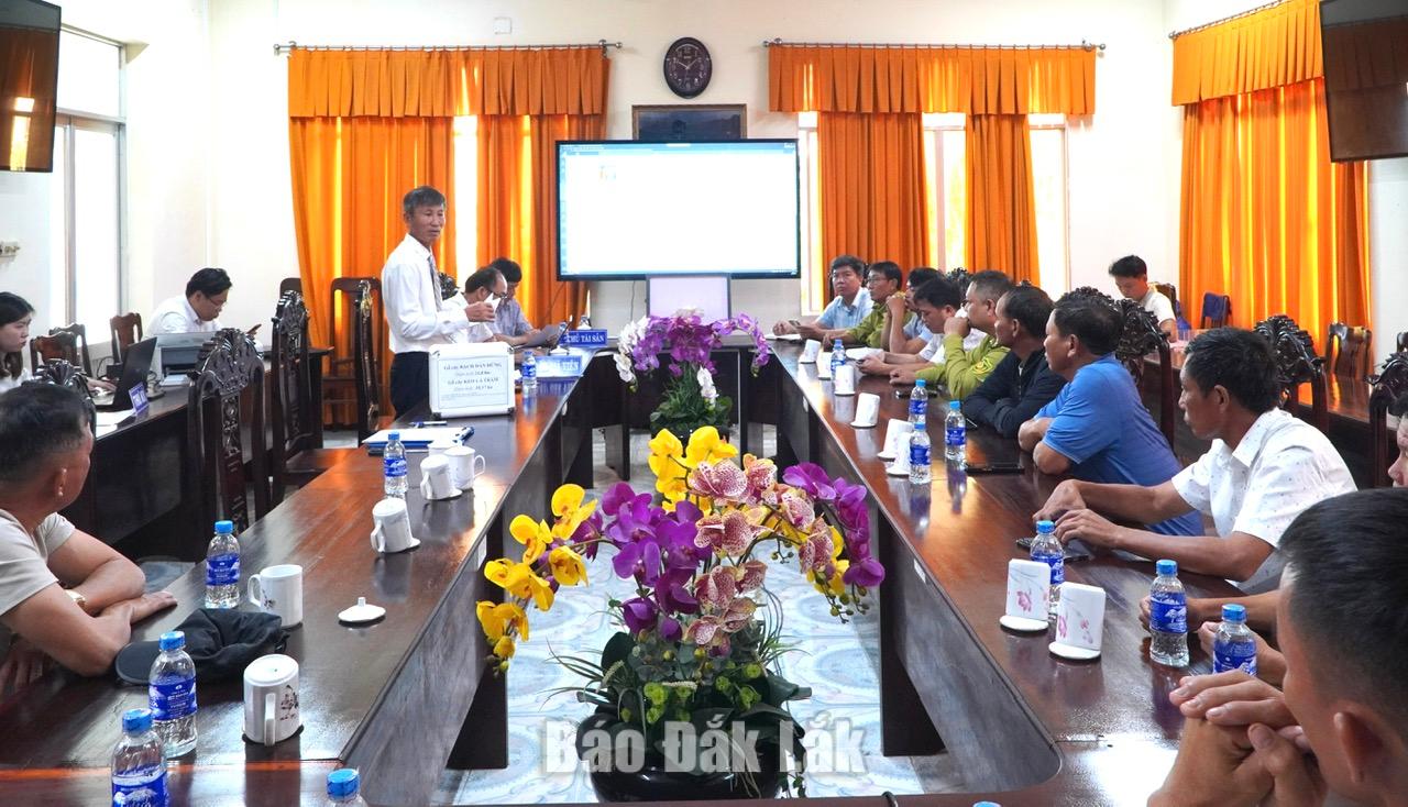 Quang cảnh buổi đấu giá.