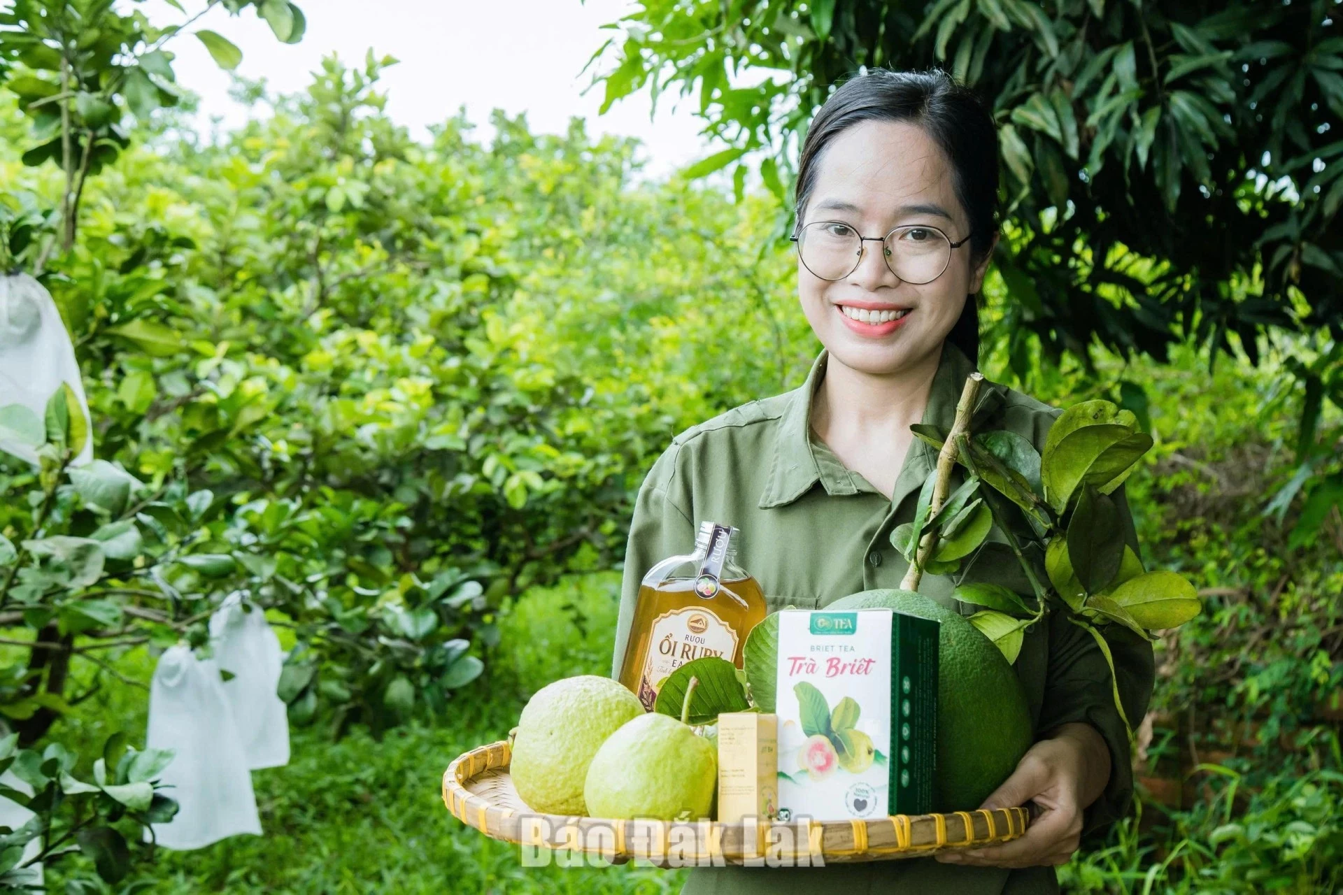 Ms. Nguyen Thi Bich with products made from Ruby guava.