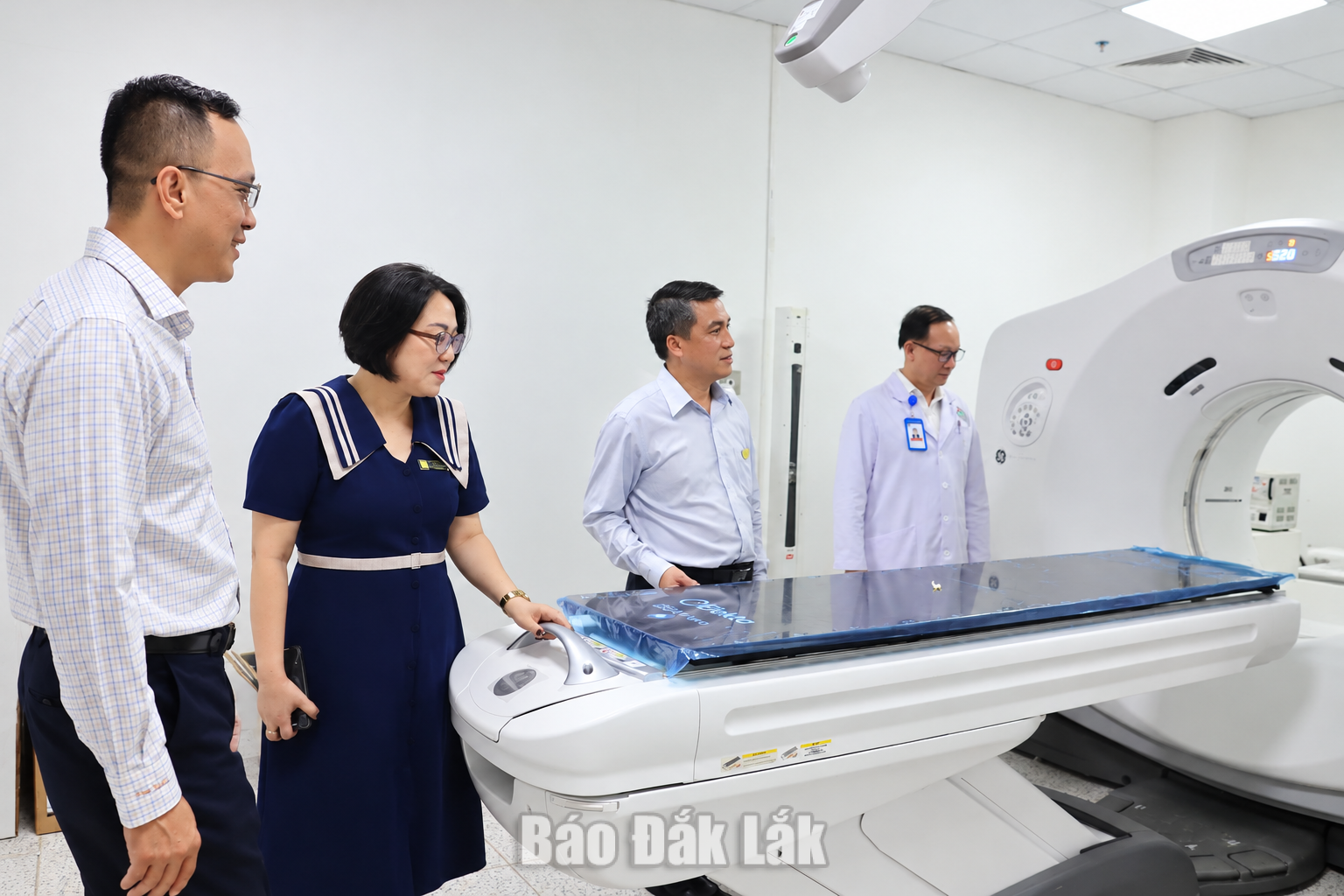 Trang thiết bị y tế hiện đại phục vụ công tác khám, chẩn đoán và điều trị bệnh tại Trung tâm Ung bướu, Bệnh viện Đa khoa vùng Tây Nguyên.