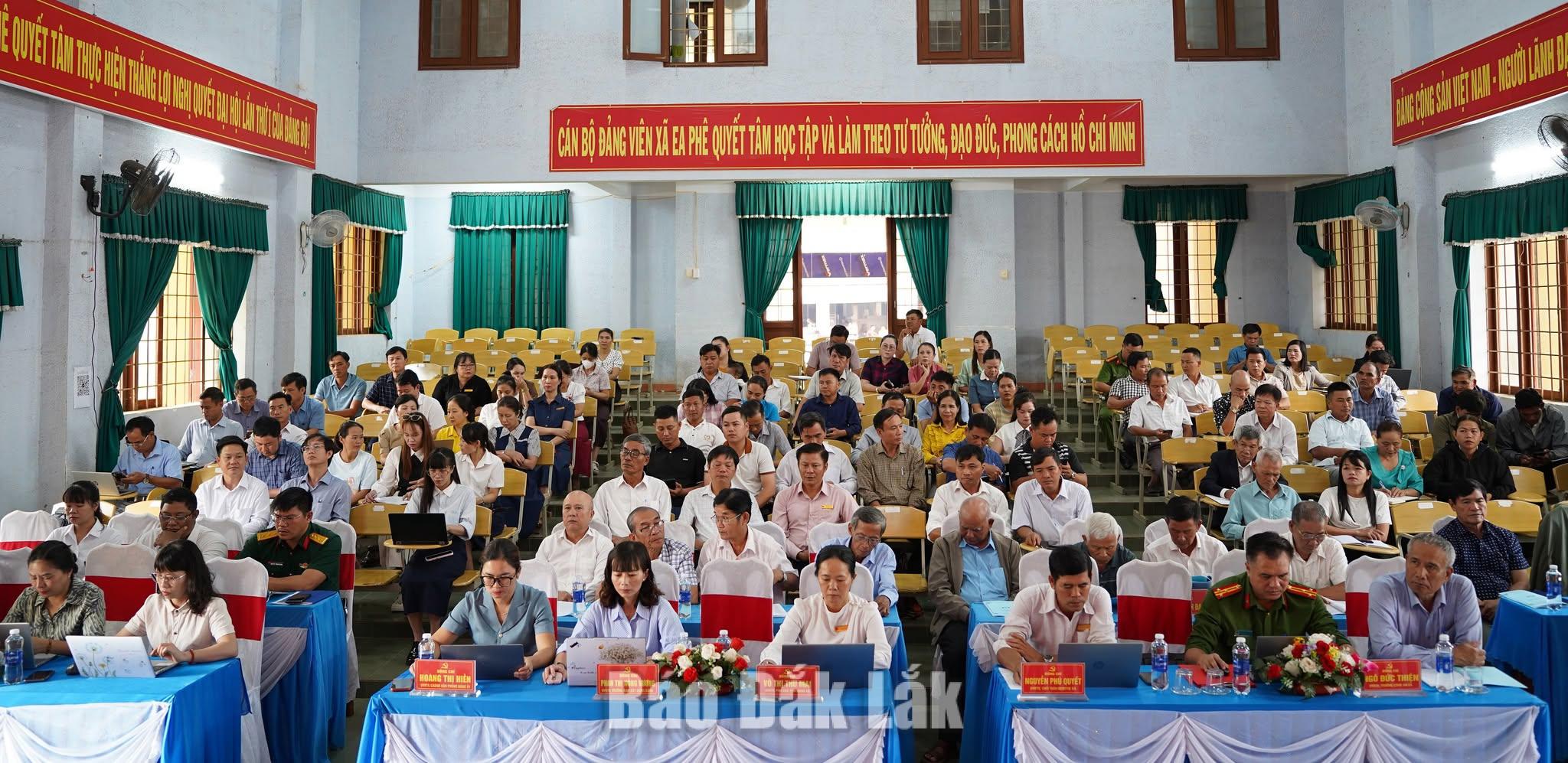 Các đại biểu tham dự hội nghị.
