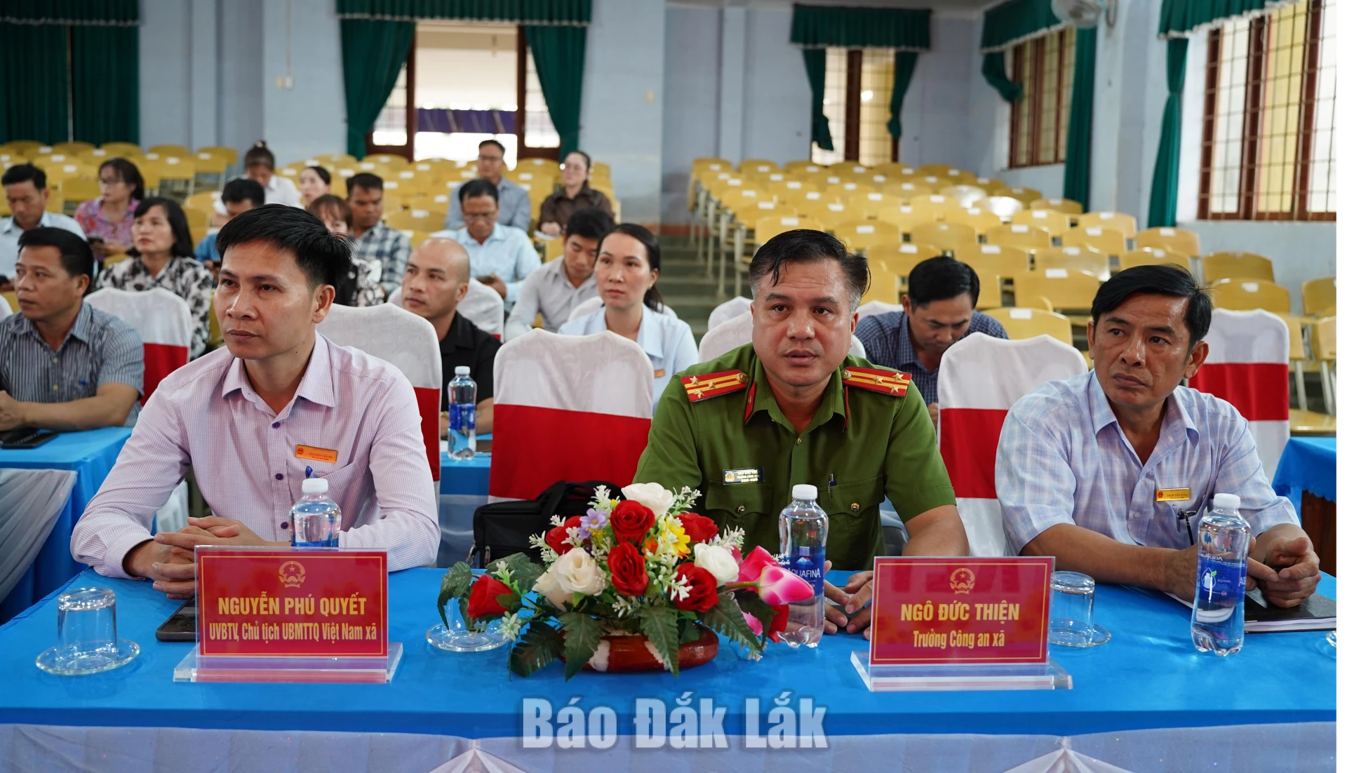 Các đại biểu tham dự hội nghị.