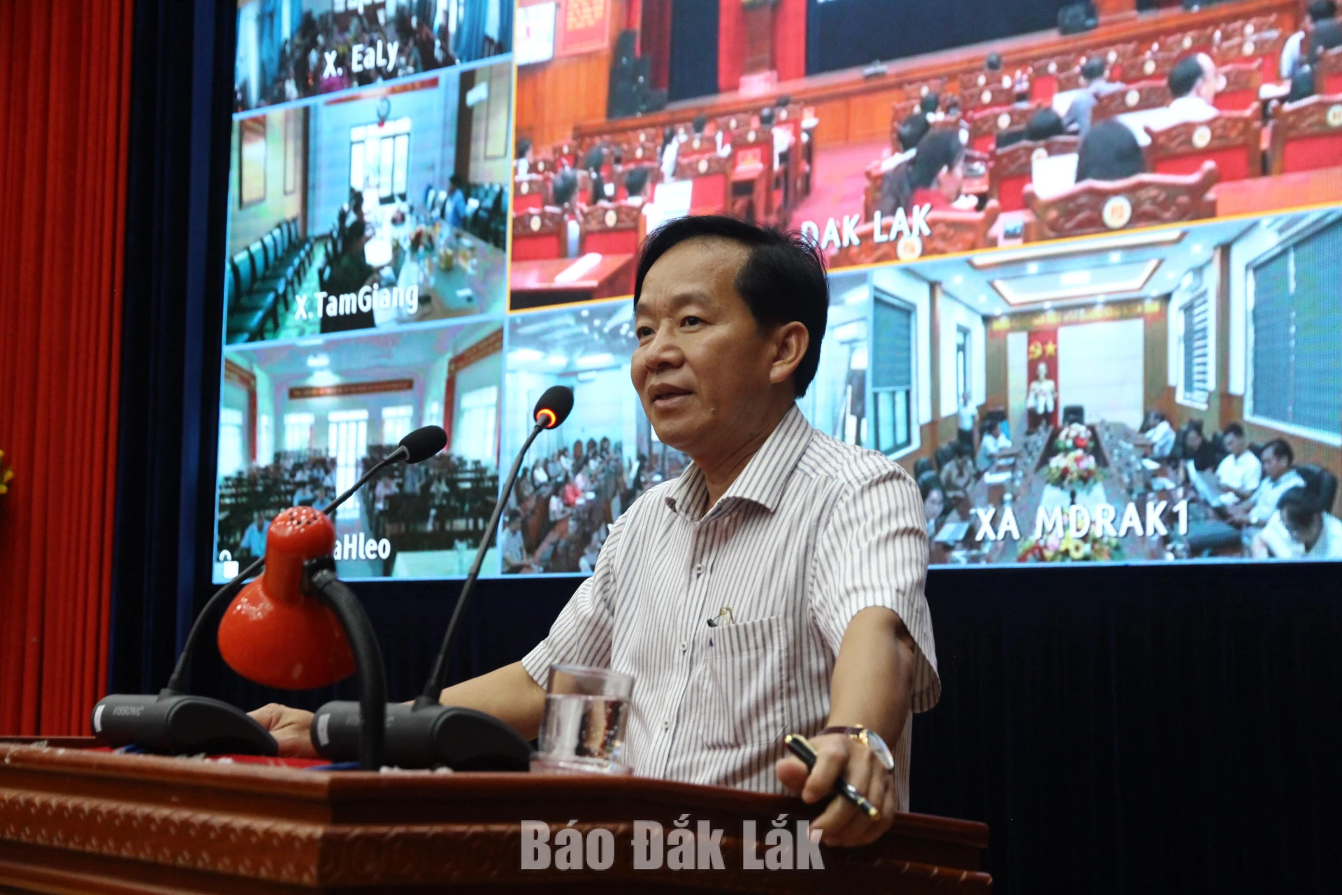 Đồng chí Lưu Vĩnh Hưng, Tỉnh ủy viên, Phó trưởng Ban Thường trực Ban Tổ chức Tỉnh ủy phát biểu tại hội nghị.