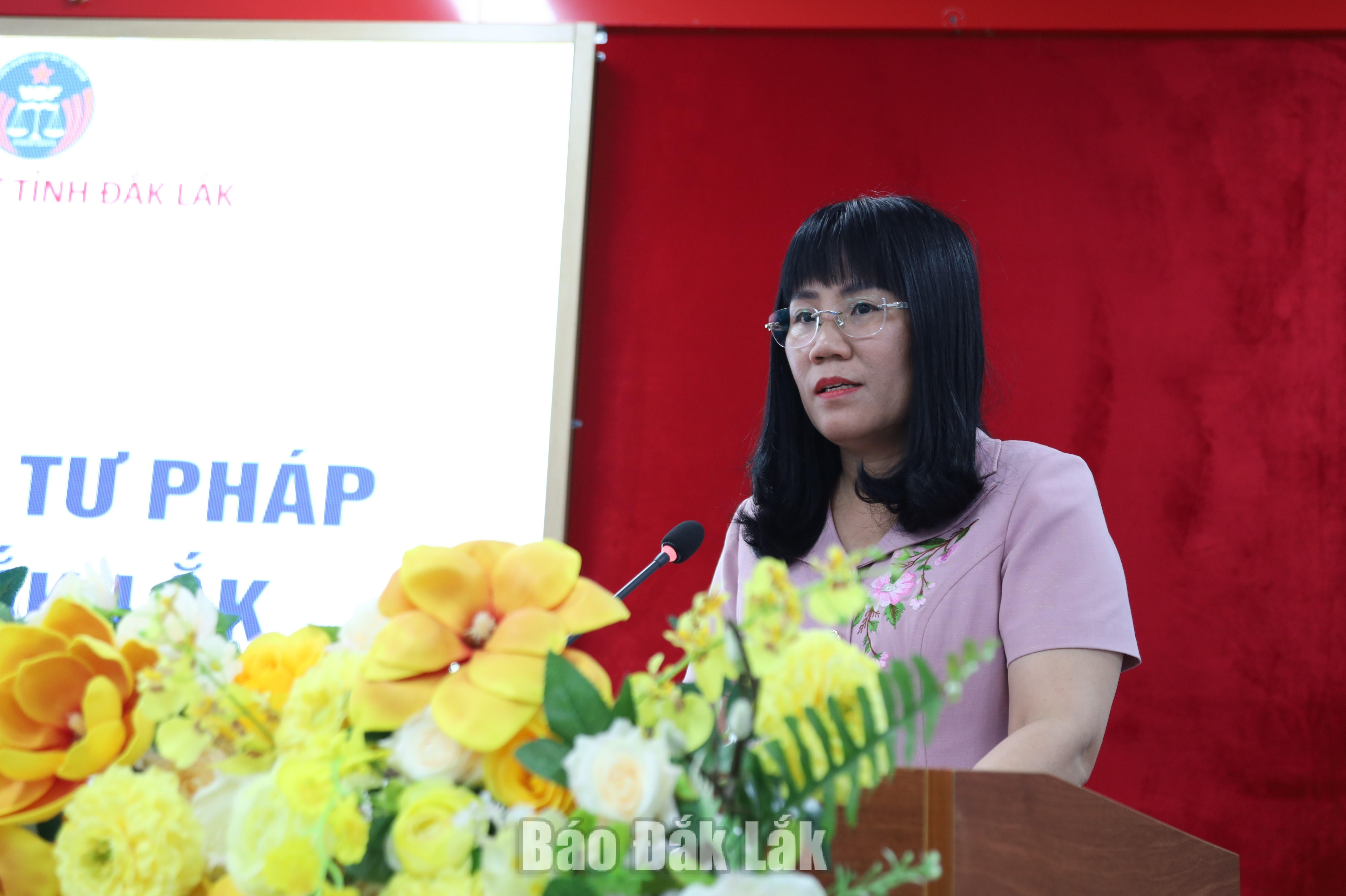 Đồng chí Hồ Thị Nguyên Thảo, Ủy viên Ban Thường vụ Tỉnh ủy, Phó Chủ tịch Thường trực UBND tỉnh dự và chỉ đạo buổi lễ.