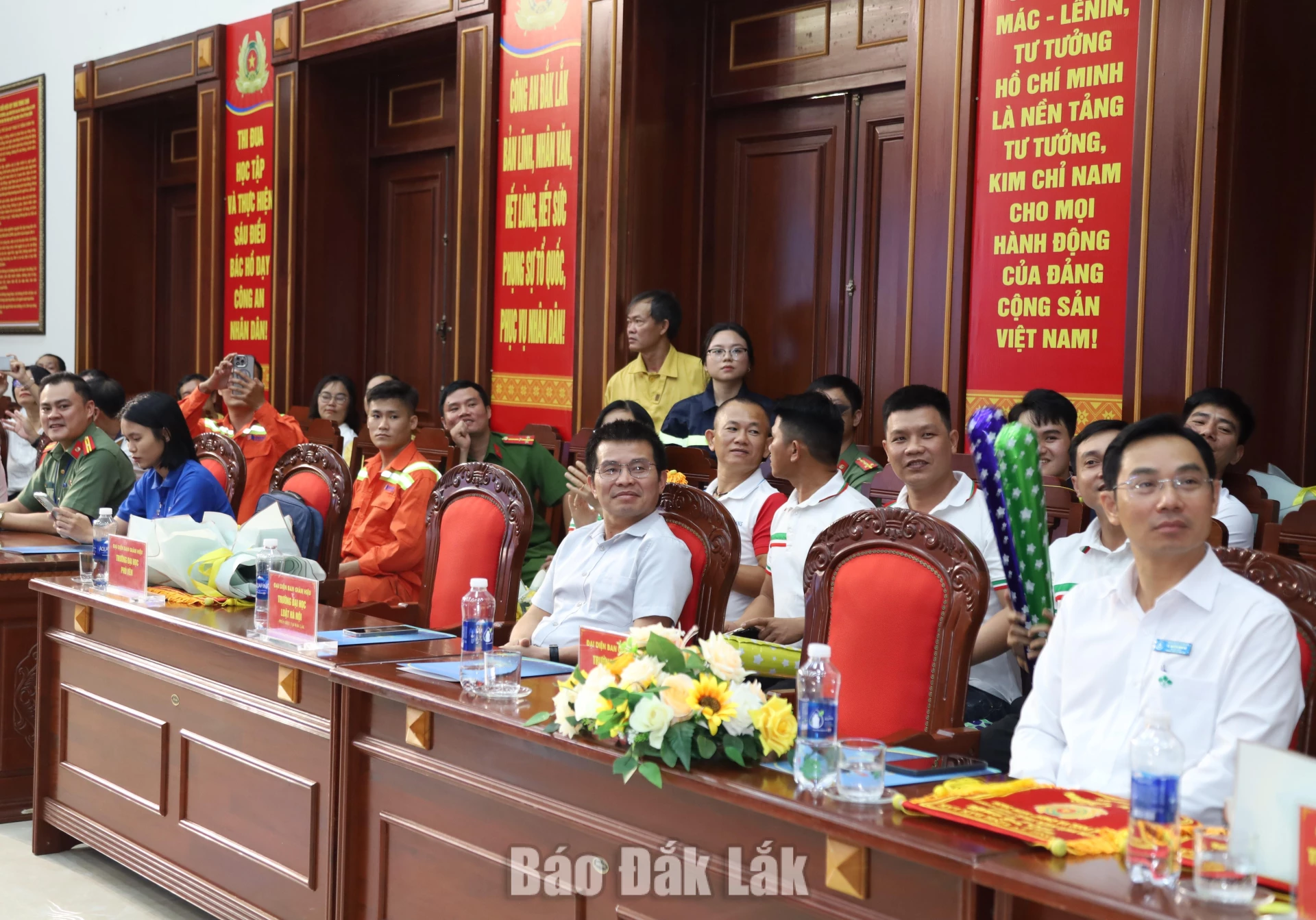 Các đại biểu tham dự hội thi.