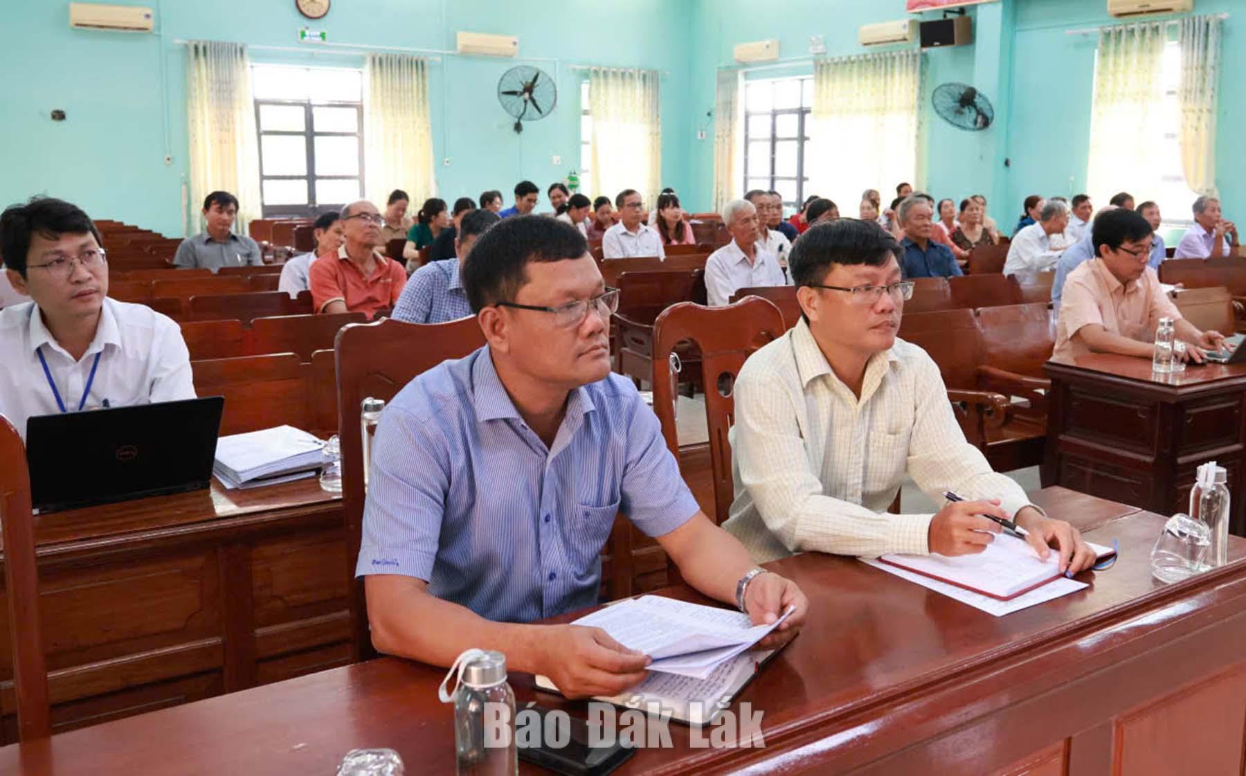 Các đại biểu tham dự hội nghị đối thoại.