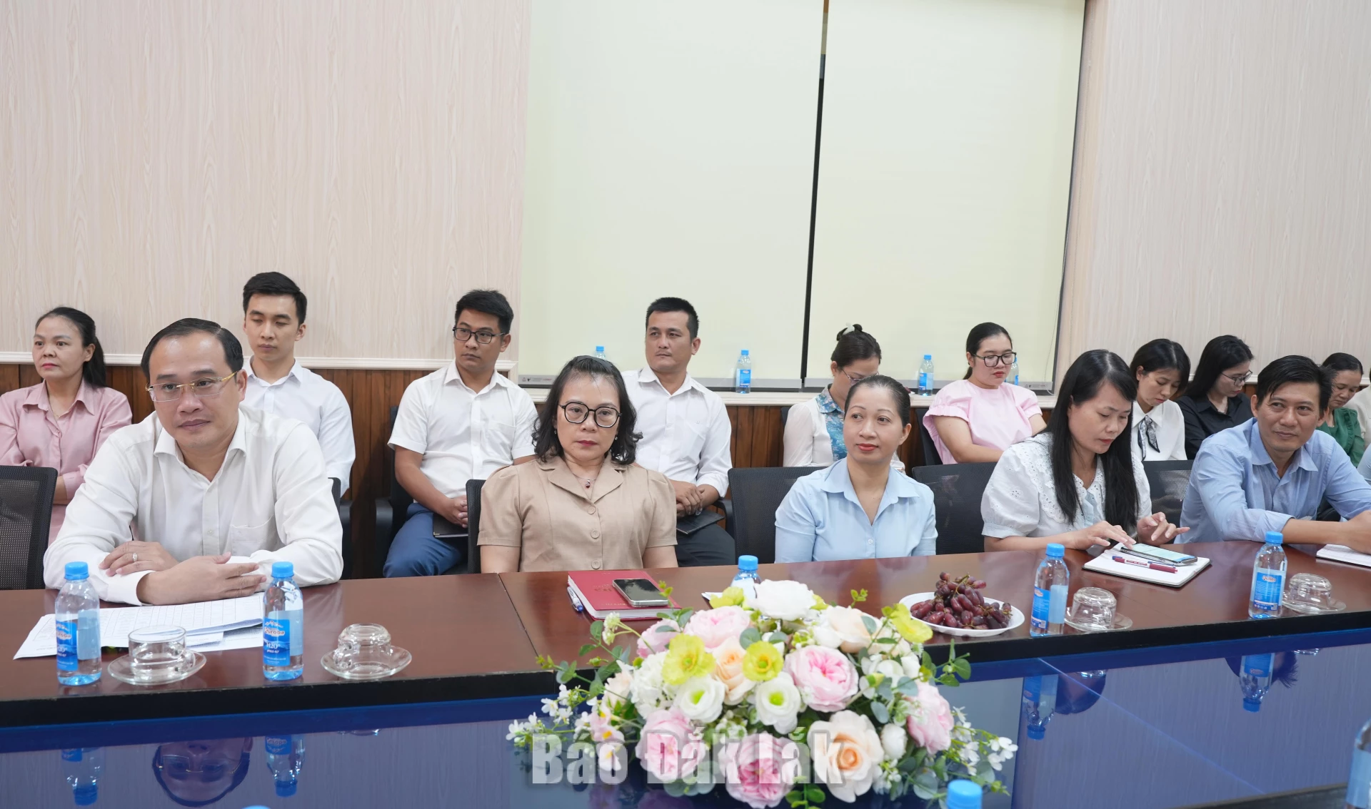 Các đại biểu dự hội nghị.