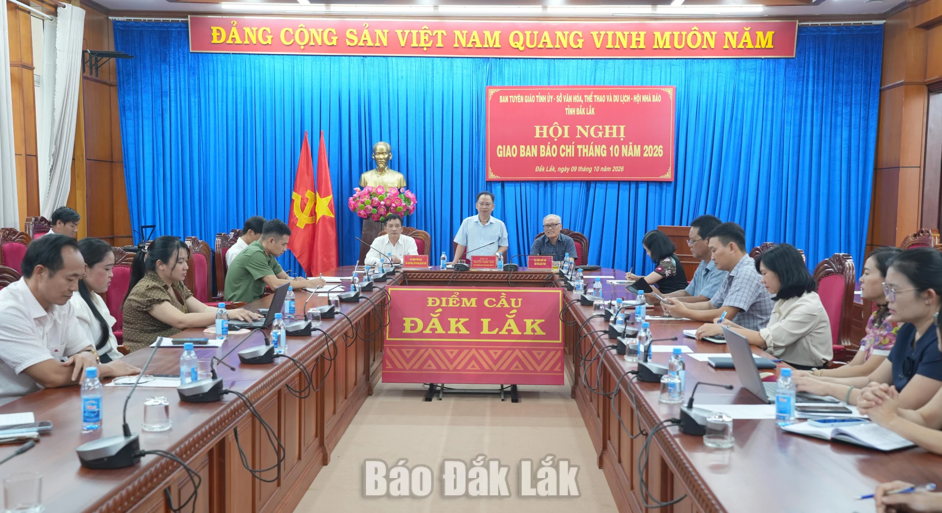Quang cảnh hội nghị.