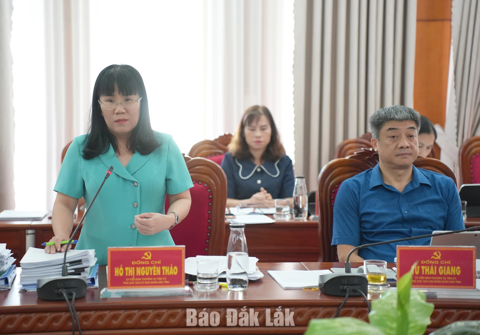 Đồng chí Hồ Thị Nguyên Thảo, Ủy viên Ban Thường vụ Tỉnh ủy, Phó Chủ tịch Thường trực UBND tỉnh phát biểu tại hội nghị.