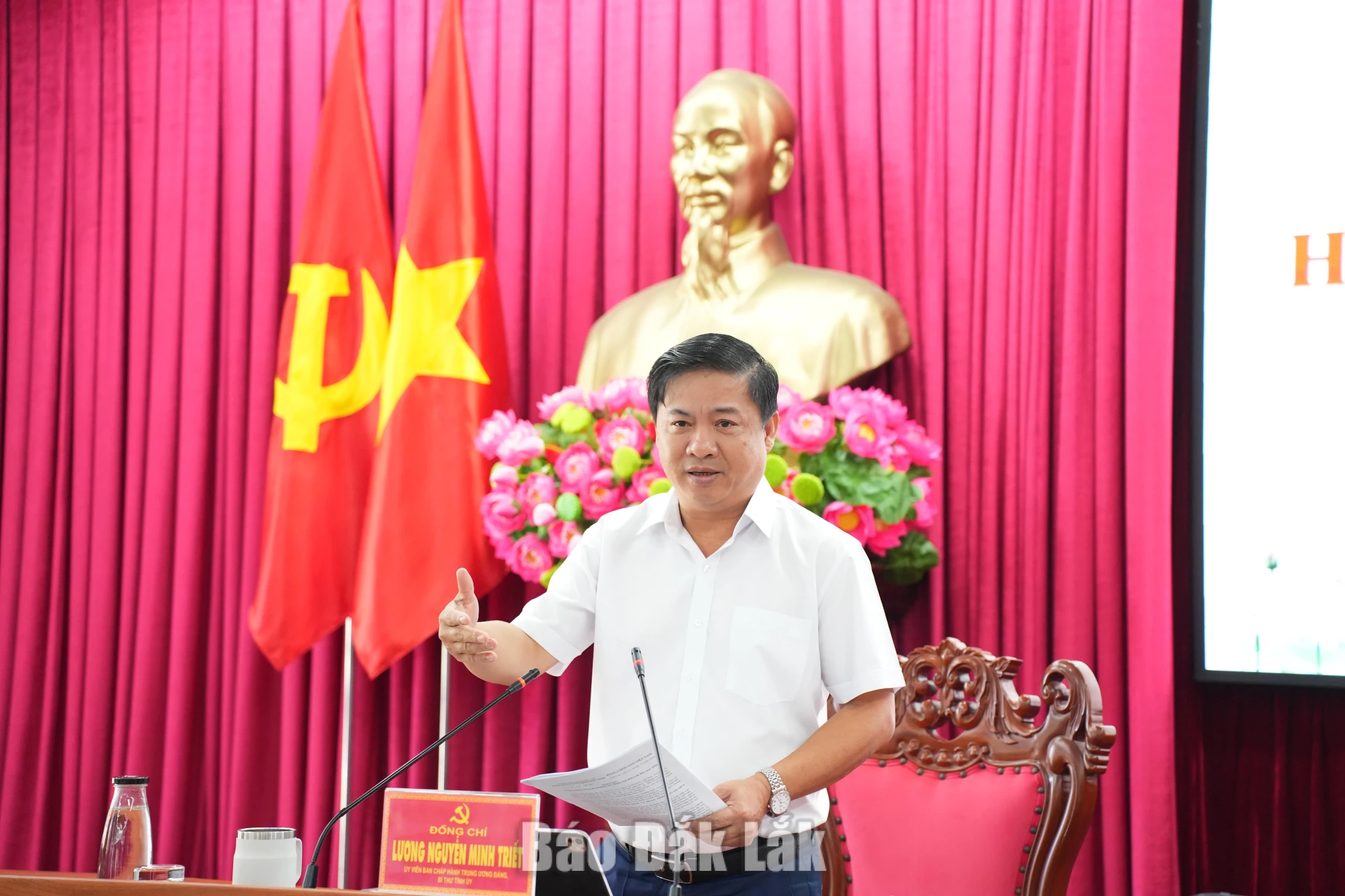 Đồng chí Lương Nguyễn Minh Triết, Ủy viên Trung ương Đảng, Bí thư Tỉnh ủy, Trưởng Đoàn ĐBQH tỉnh phát biểu kết luận hội nghị.