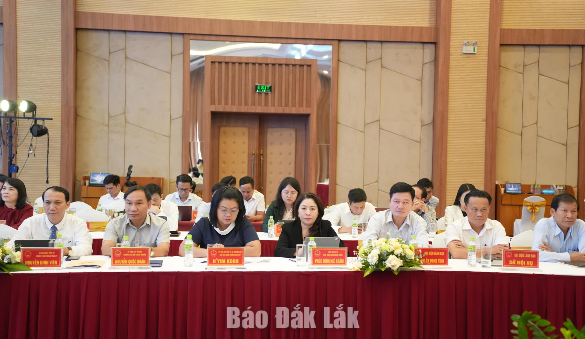 Các đại biểu dự hội nghị.