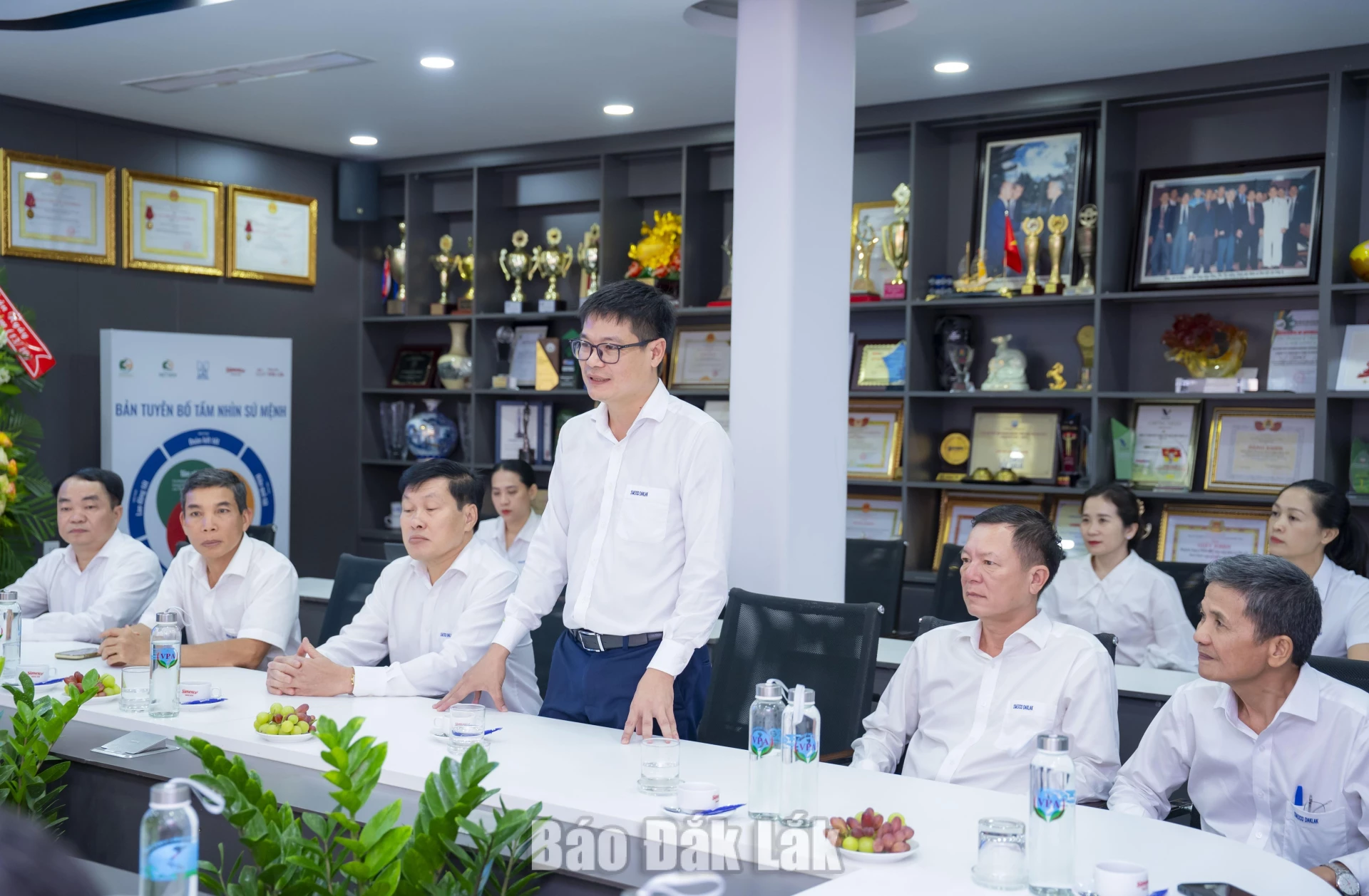 Chủ tịch Hội đồng thành viên Simexco DakLak Lê Đức Huy báo cáo sơ bộ tình hình hoạt động của công ty trong thời gian qua.