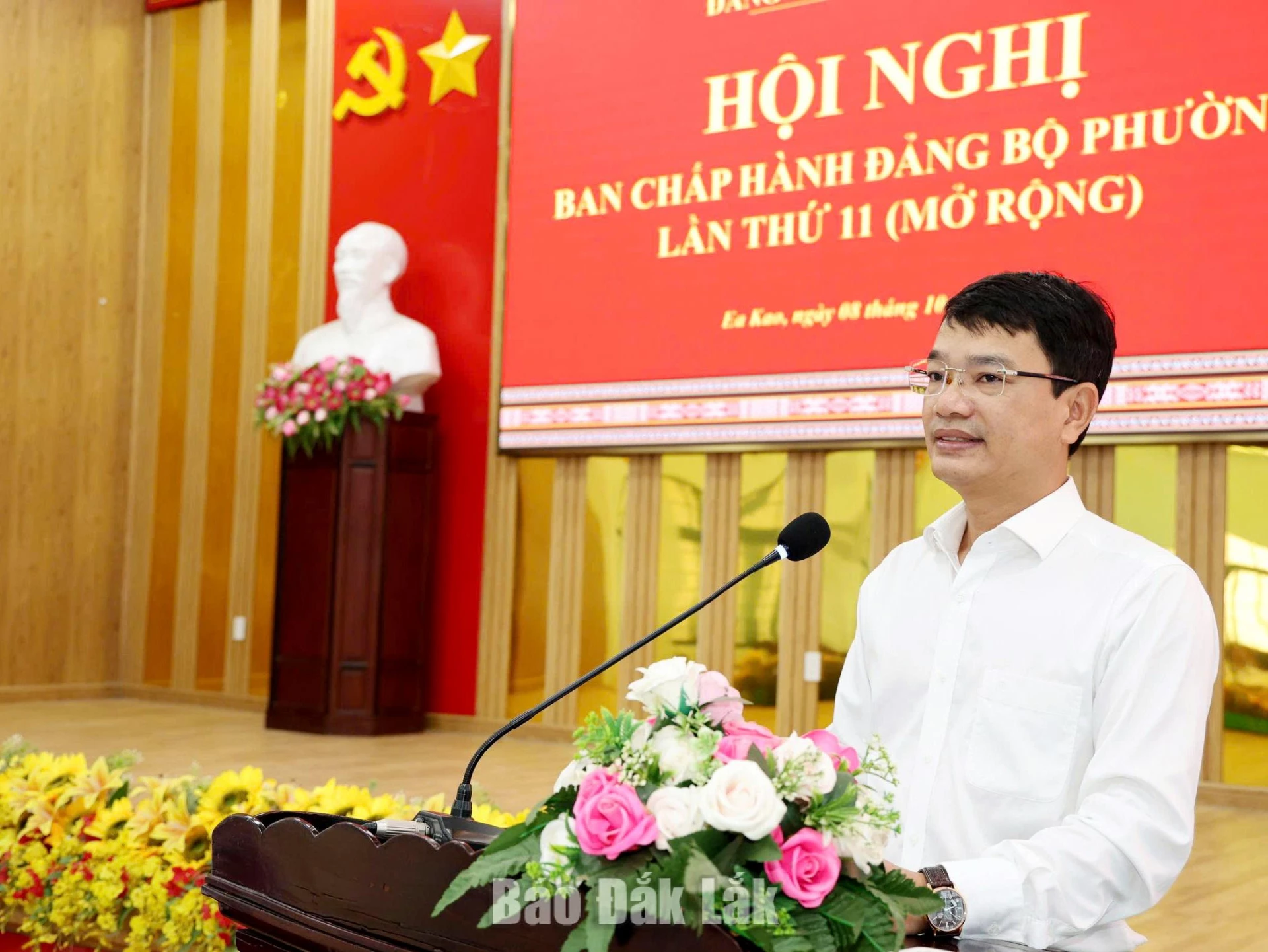 Bí thư Đảng ủy, Chủ tịch HĐND phường Ea Kao Đặng Gia Duẩn phát biểu tại hội nghị.