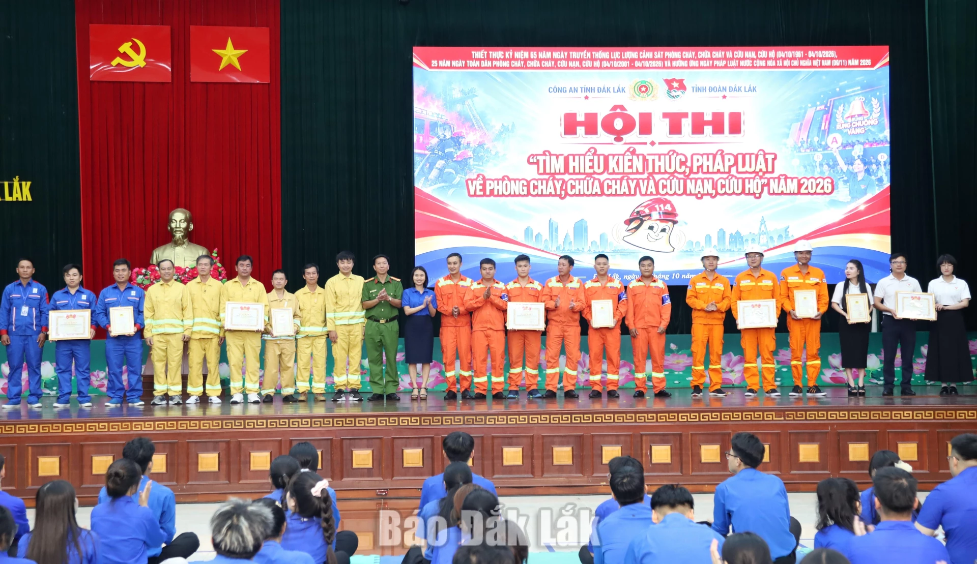 Các đội thi nhật giải.