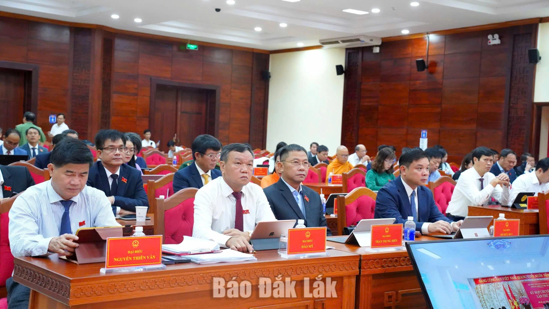 Đại biểu tham dự Kỳ họp. Ảnh: Vạn Tiếp