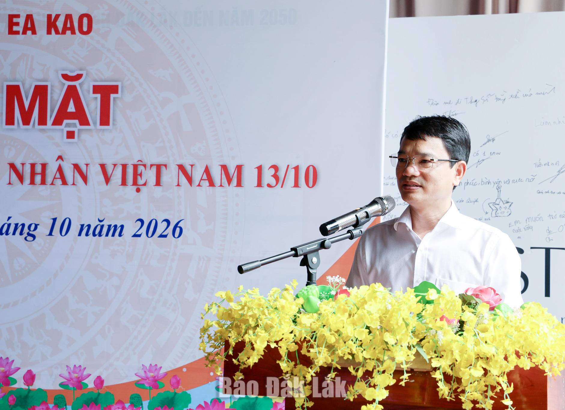 Bí thư Đảng ủy, Chủ tịch HĐND phường Ea Kao Đặng Gia Duẩn ghi nhận, biểu dương những đóng góp của cộng đồng doanh nghiệp đối với địa phương. Ảnh: Thúy Hằng