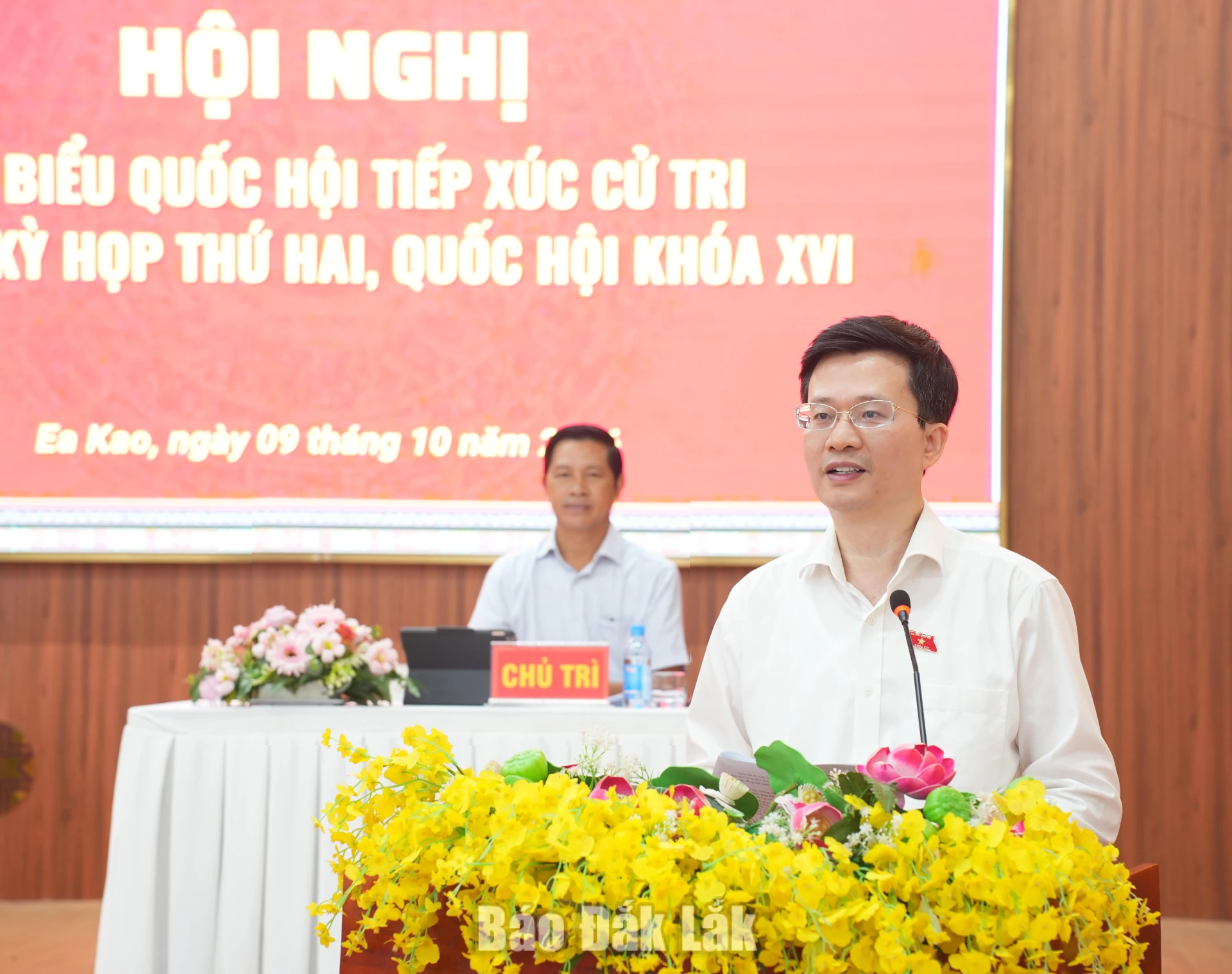 ĐBQH Đỗ Chí Nghĩa, Ủy viên là ĐBQH hoạt động chuyên trách tại Ủy ban Văn hóa và Xã hội của Quốc hội khóa XVI báo cáo tại hội nghị.