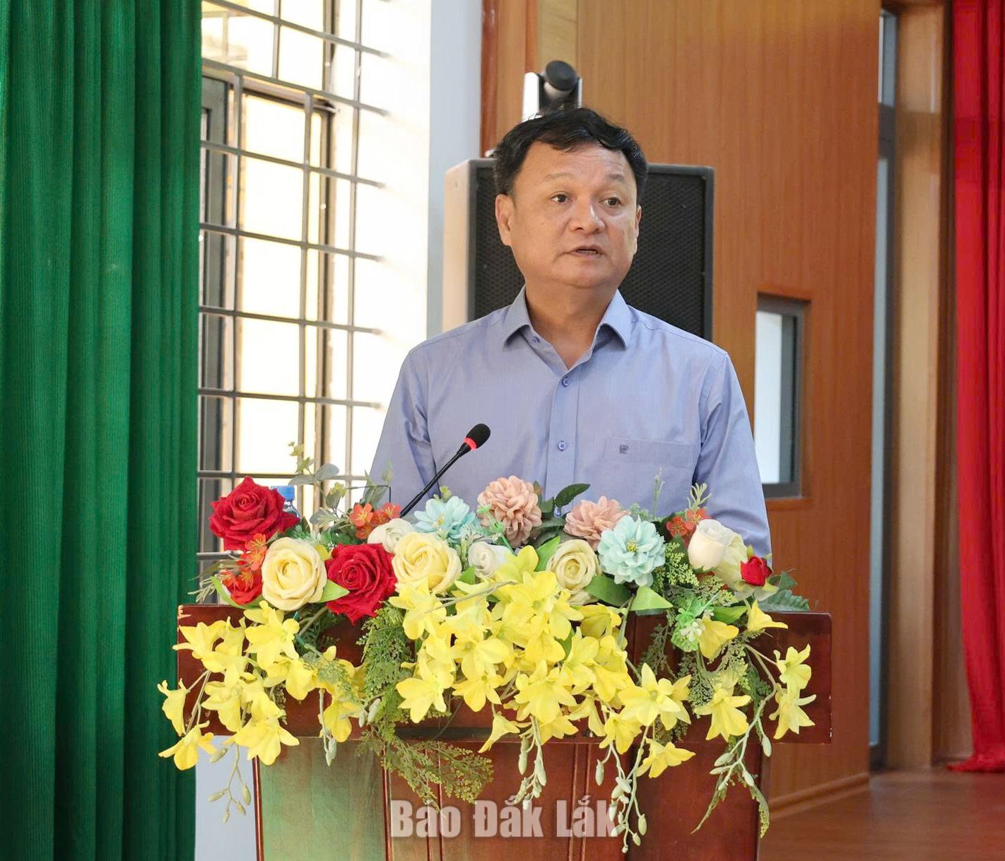 Bí thư Đảng ủy, Chủ tịch HĐND phường Tân Lập Vũ Văn Hưng phát biểu bế mạc kỳ họp.