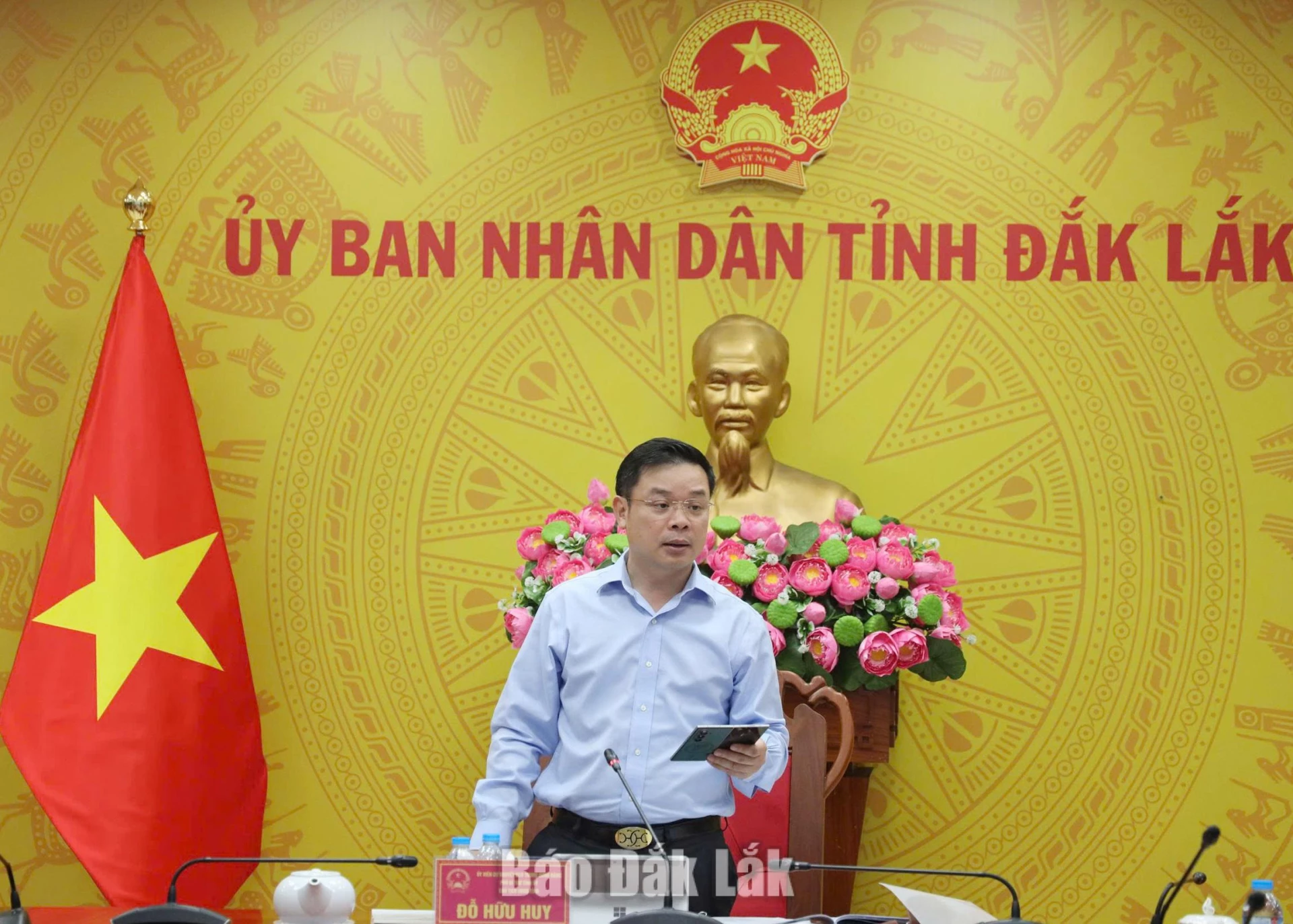 Chủ tịch UBND tỉnh Đắk Lắk Đỗ Hữu Huy phát biểu kết luận cuộc họp.