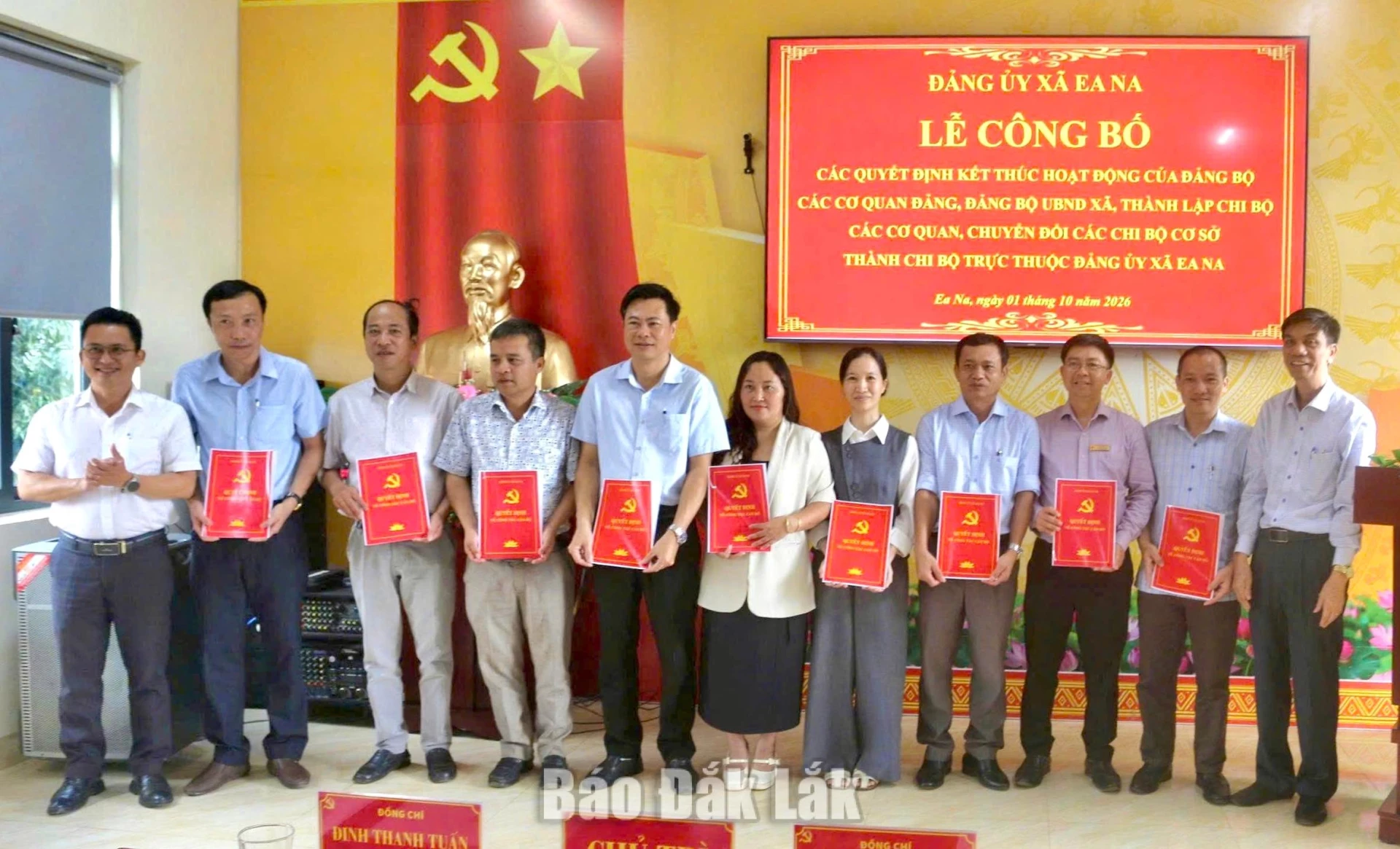 Đại diện Đảng ủ y xã