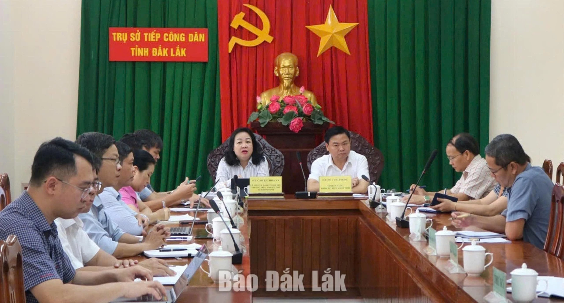 Đồng chí Cao Thị Hòa An, Ủy viên Trung ương Đảng, Phó Bí thư Thường trực Tỉnh ủy, Chủ tịch HĐND tỉnh và đồng chí Đỗ Thái Phong, Phó Chủ tịch HĐND tỉnh chủ trì một buổi tiếp công dân định kỳ.